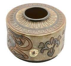 Antoine Dubois : Vase roue en grès émaillé avec Tableau des Chevaliers de Normandie