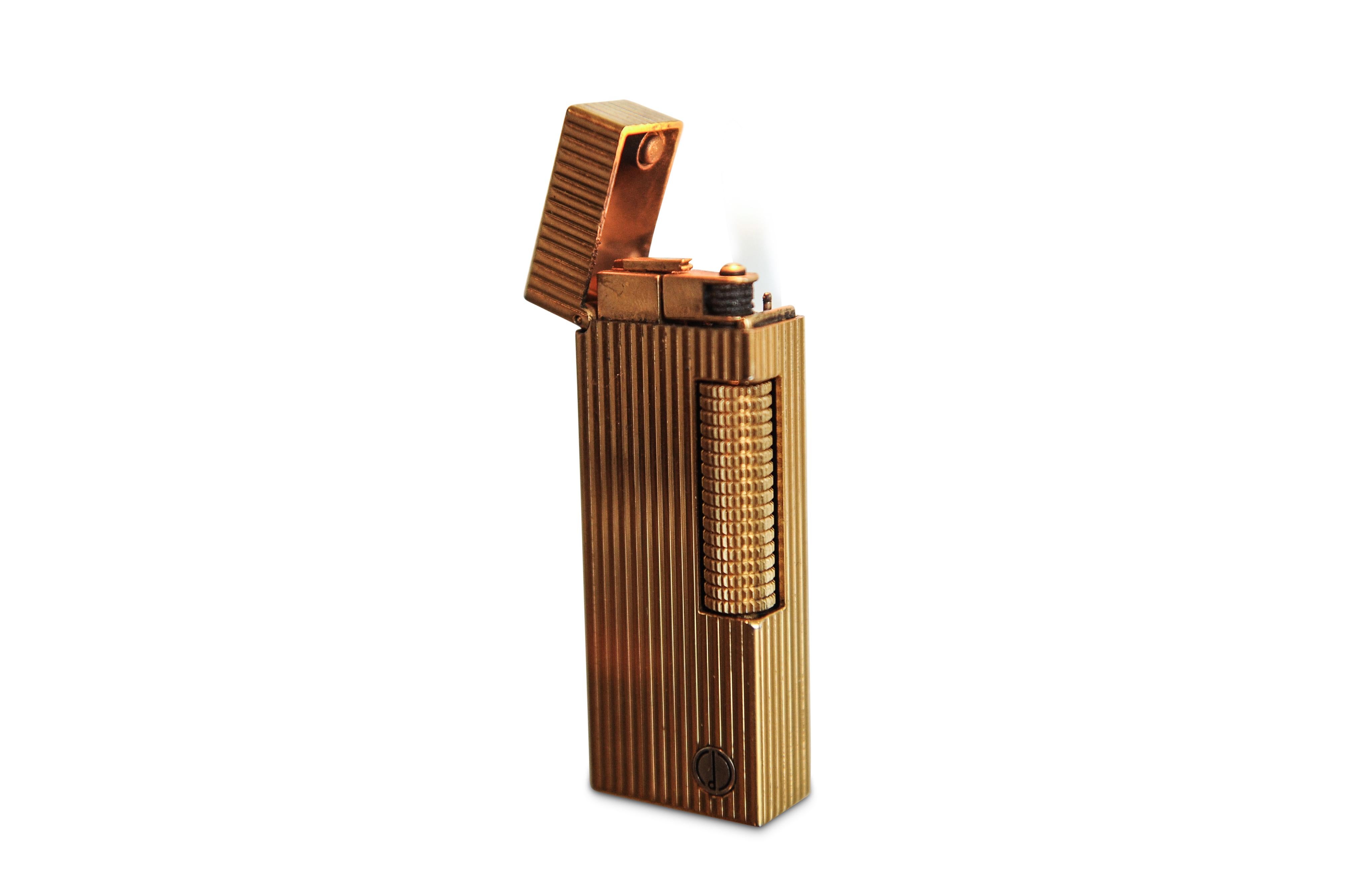 Swiss Dunhill Gold-Plated Reeded Rollagas Lighter in Original Box and Case For Sale