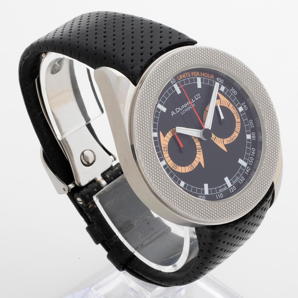 Our limited edition A. Dunhill Ltd London / Dunhill wheel watch chronograph features a monolog stainless steel case of 42mm with engine turned bezel and chronograph pushers. The design evokes the knock on / off spinners as fitted to sports cars in