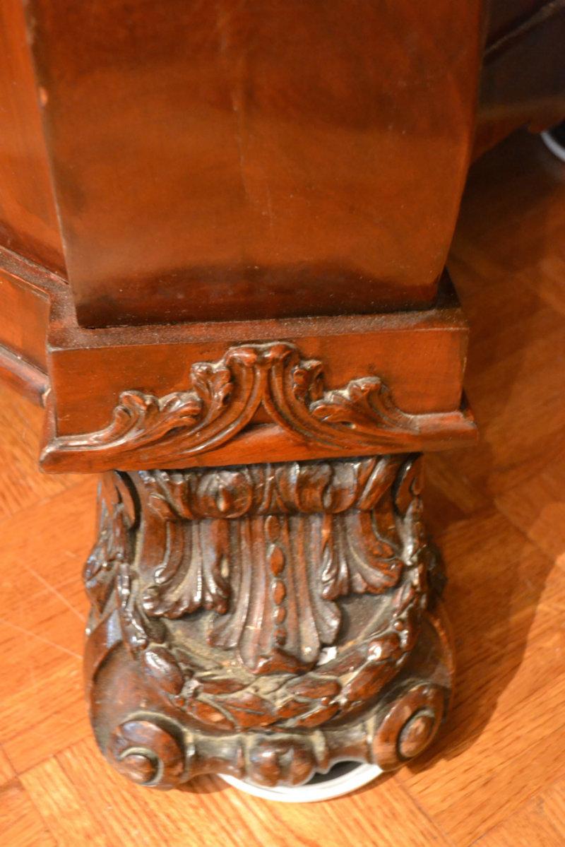  Armoire et commode néo-classique hollandaise en acajou du 18ème siècle Bon état - En vente à Vancouver, British Columbia