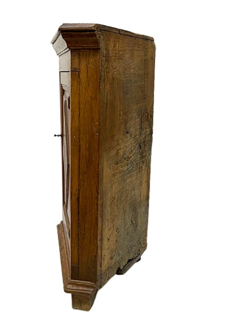 Dutch 18th Century Oak Corner Cabinet For Sale 2