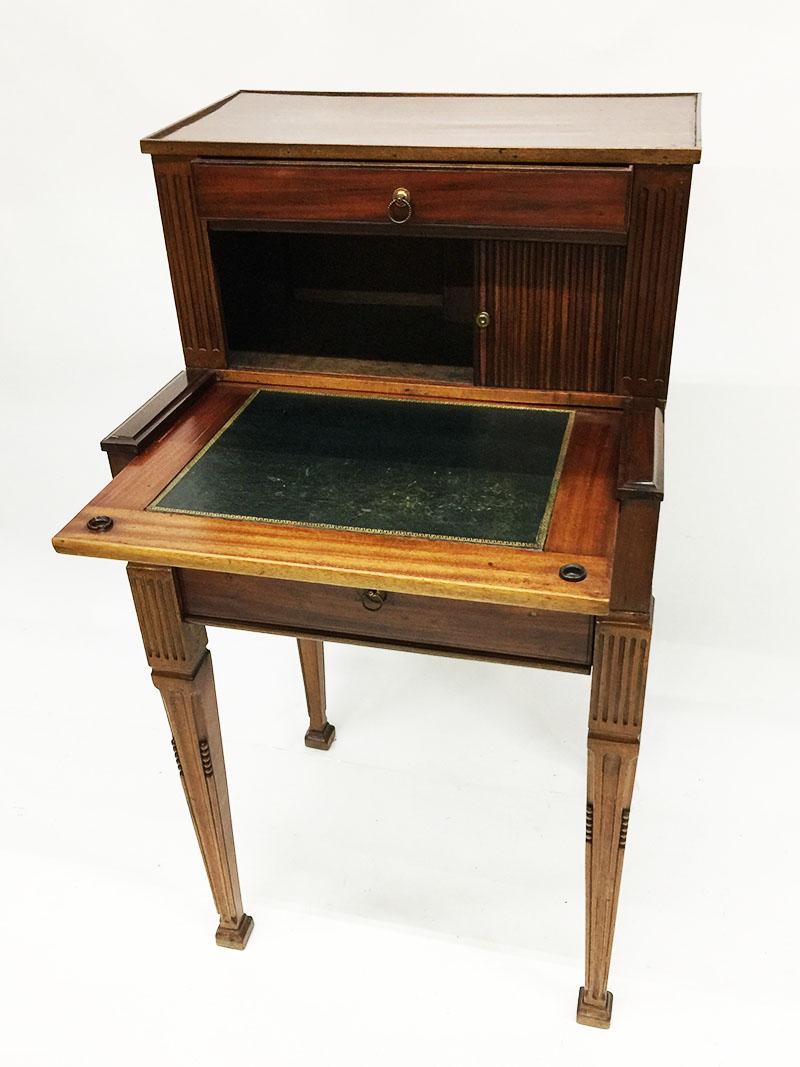 Dutch 19th Century Mahogany Ladies Desk In Good Condition For Sale In Delft, NL