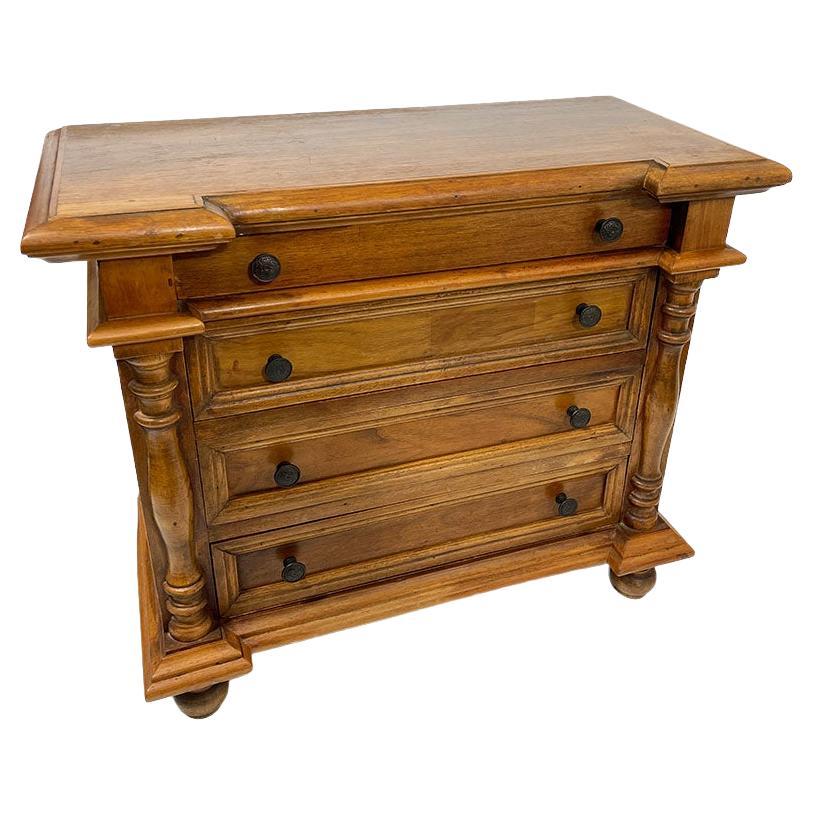 Commode en bois miniature hollandaise du 19e siècle 