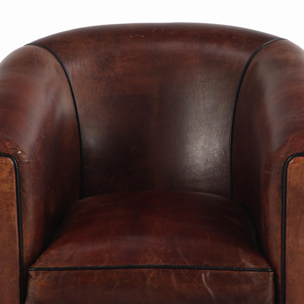 A Dutch Art Deco leather club chair, C 1940. For Sale 1