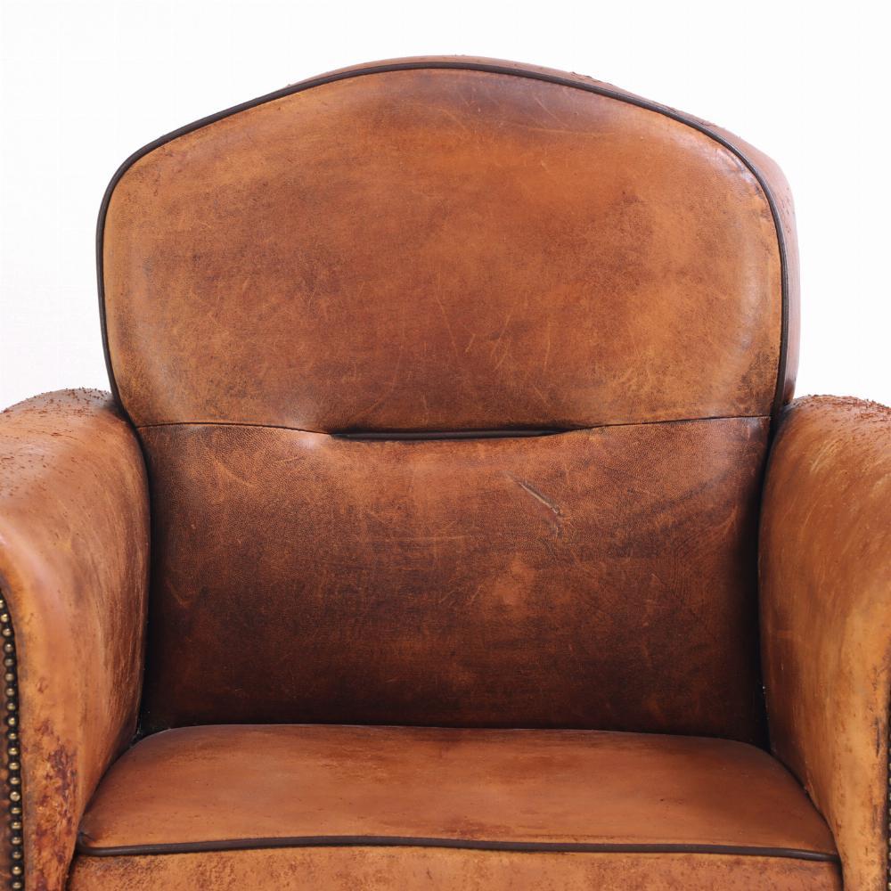 A Dutch Art Deco leather club chair, C 1940. For Sale 1