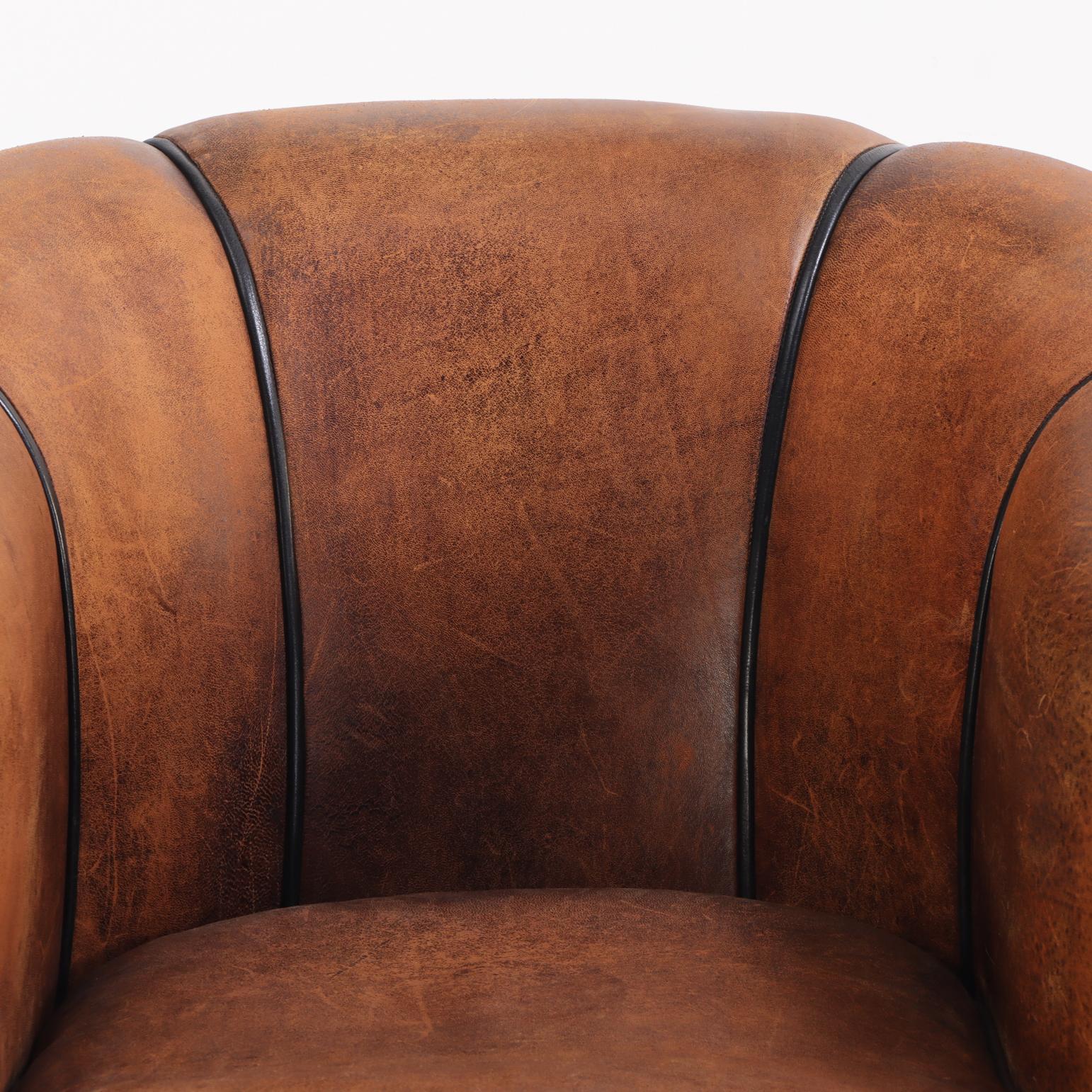 Sillón club holandés de cuero Art Decó, C 1940. Cuero en venta
