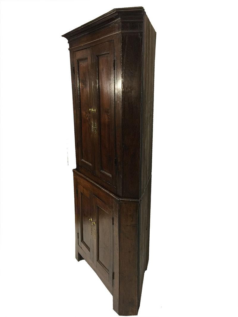 Dutch Early 19th Century Oak 2-Part Corner Cupboard For Sale 1