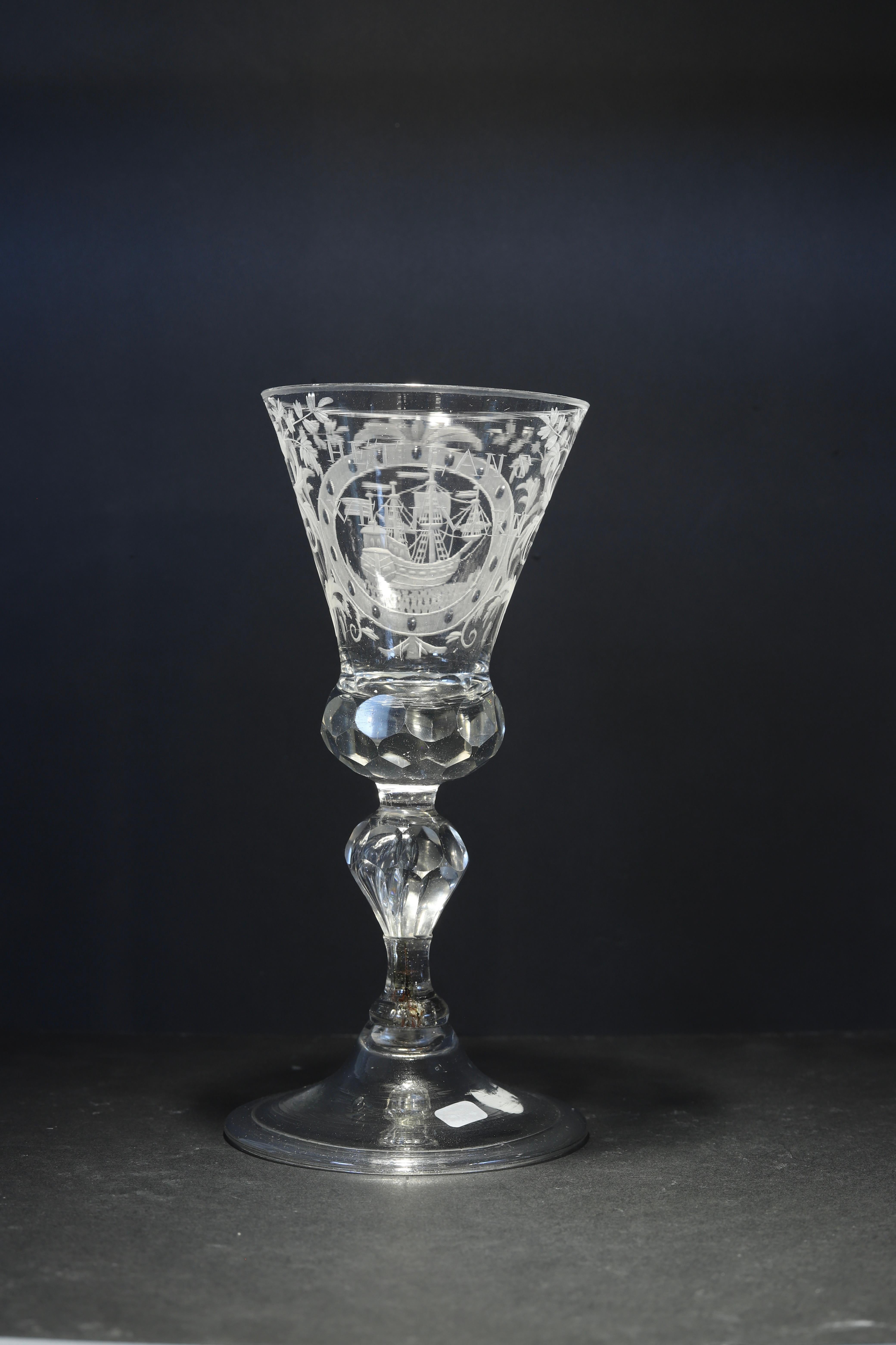 Ein niederländisches graviertes Prosperity of the Trade Weinglas, Mitte des 18. Jahrhunderts (Rokoko) im Angebot