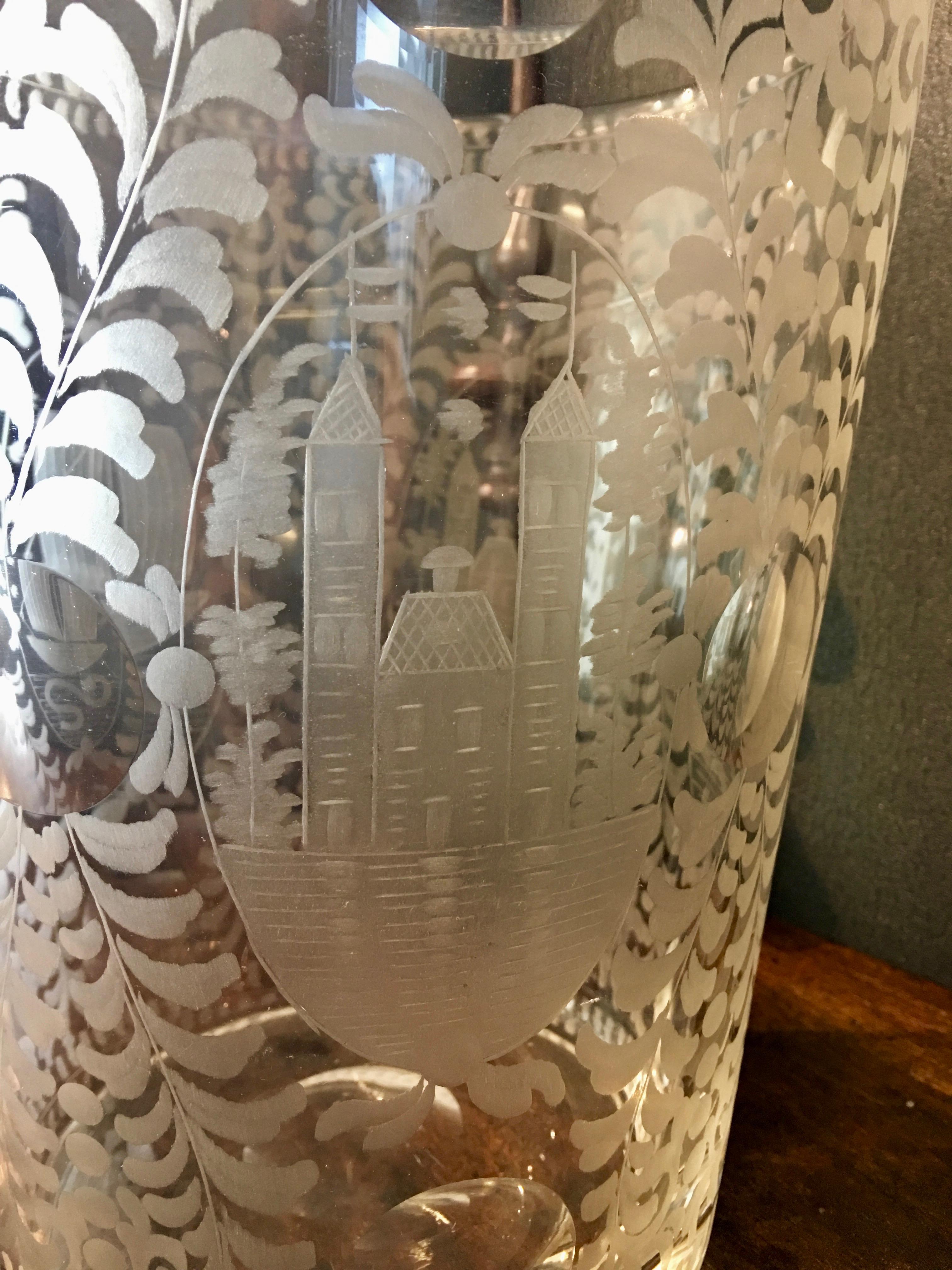 Grand vase hollandais en verre gravé, 19e siècle en vente 1