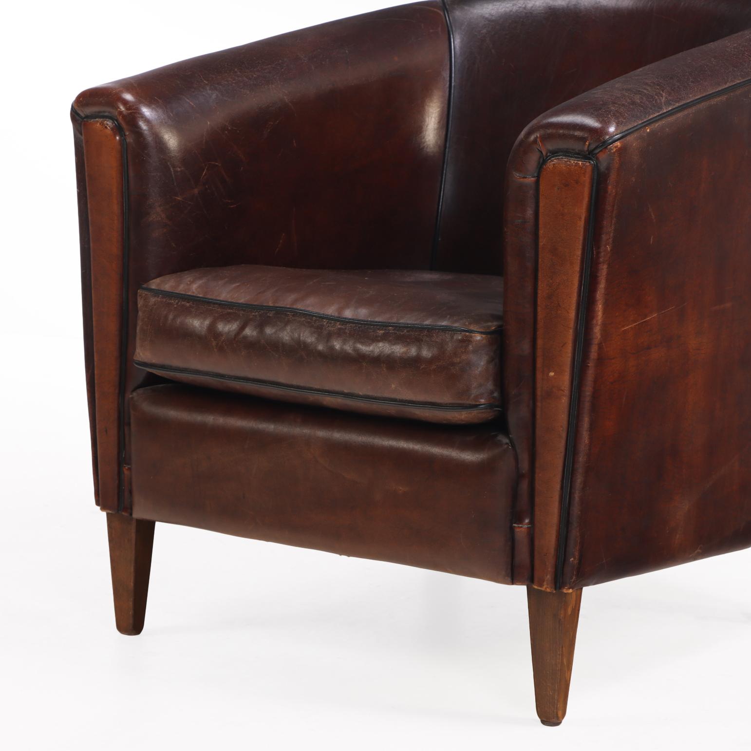 Néerlandais A.I.C., fauteuil club hollandais en cuir, C. 1960. en vente