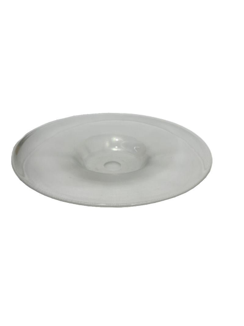 A Dutch Manuvaria bowl by W.J. Rozendaal for Kristal Unie Maastricht. 

Clear glass bowl named the Manuvaria, designed by Willem Jacob Rozendaal (1899-1971) for Kristal Unie Maastricht in the 1930s. A Dutch large 