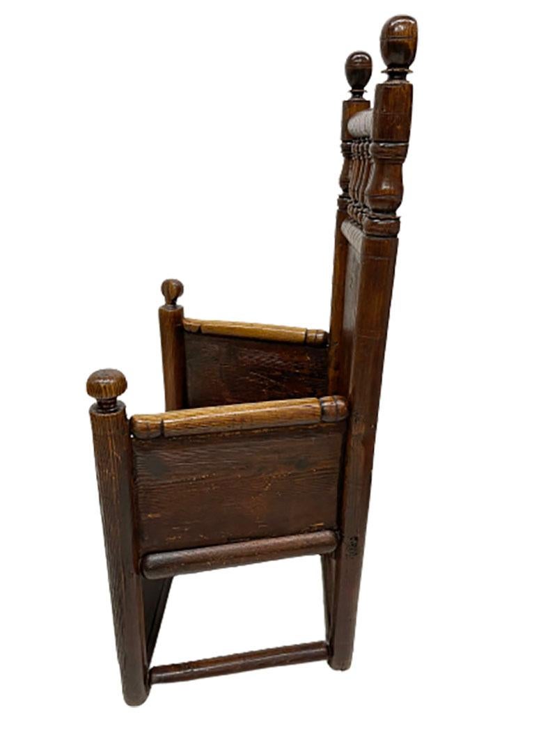 Dutch Mid-17th Century Oak Chair, Dated 1652 For Sale 7