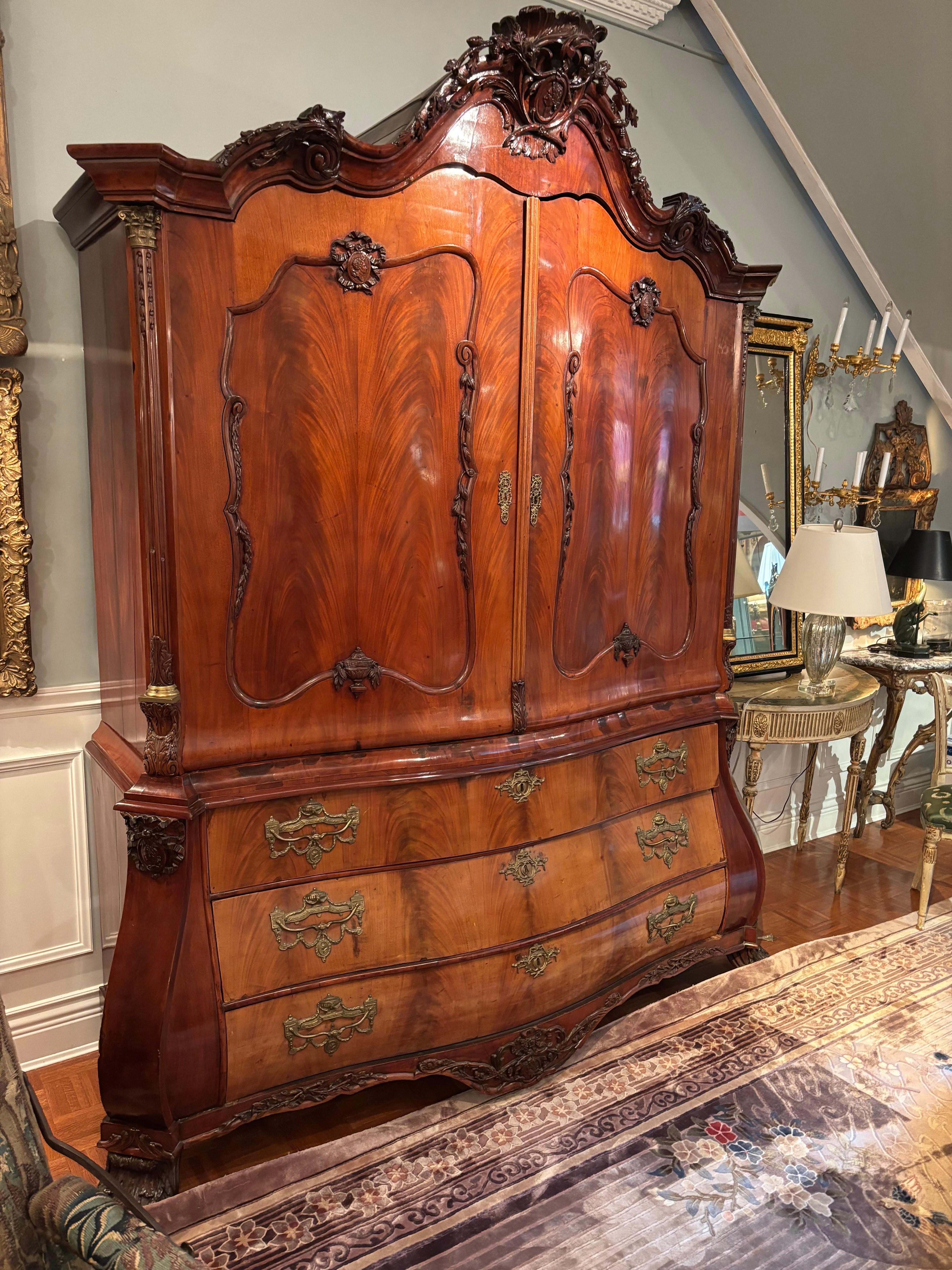 A Dutch Neo Classical 18 Century Mahogany Armoire and Chest of Drawers For Sale 2