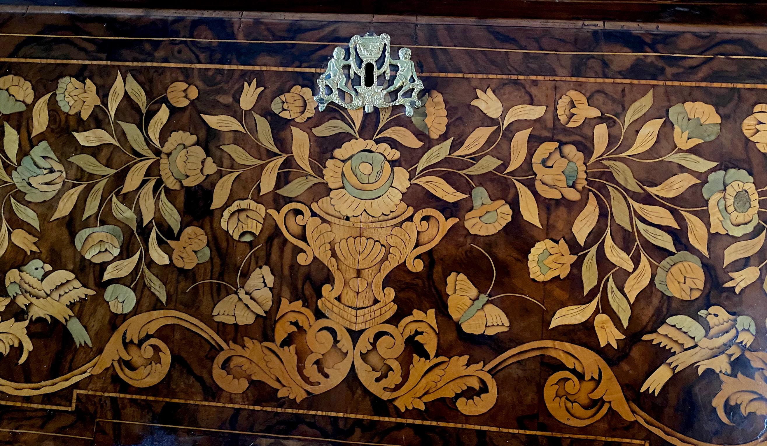 Dutch Rococo Bombe Marquetry Inlaid Dropfront Desk, Late 18th Century In Good Condition For Sale In Hollywood, FL
