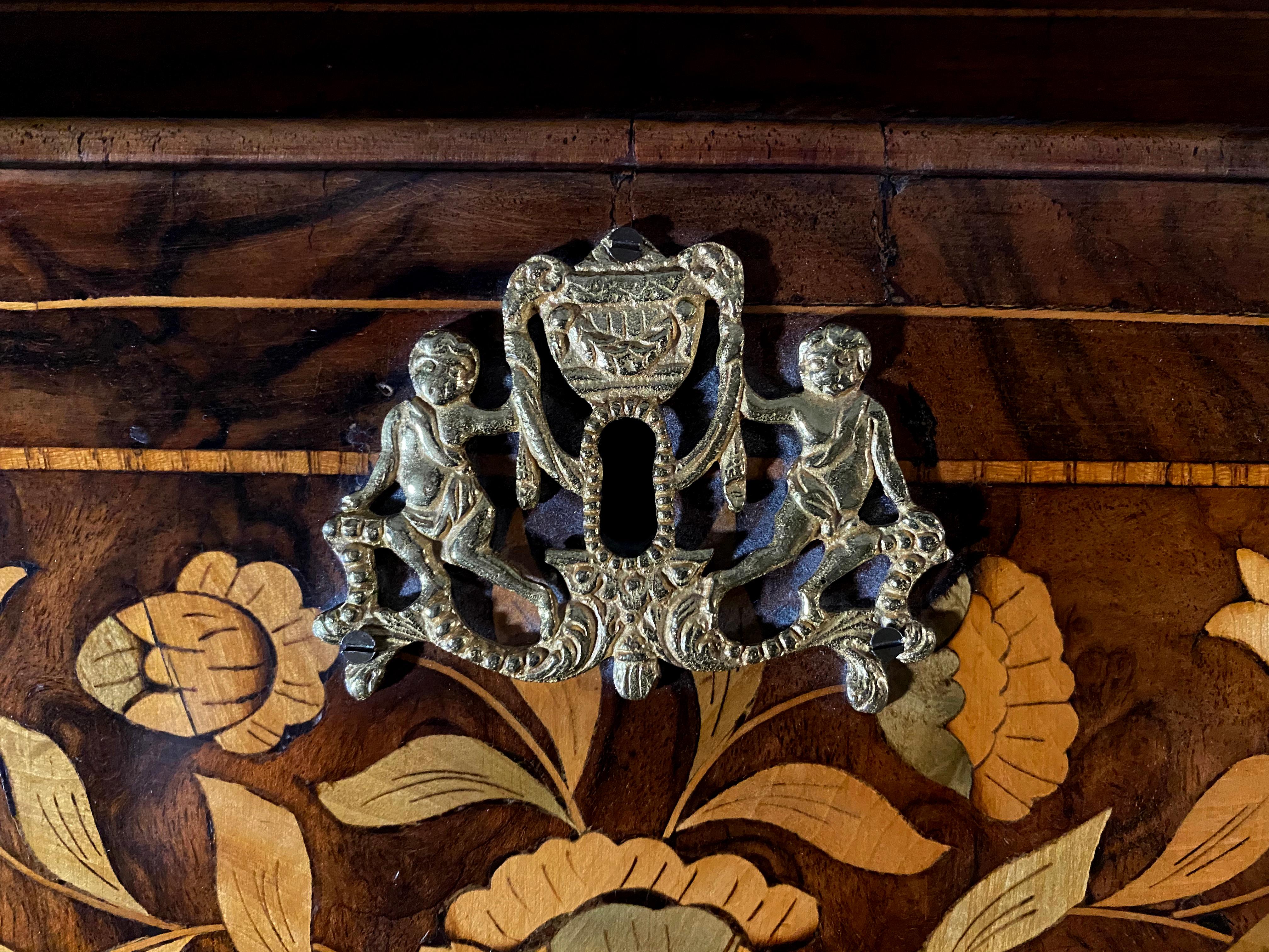 Dutch Rococo Bombe Marquetry Inlaid Dropfront Desk, Late 18th Century For Sale 1
