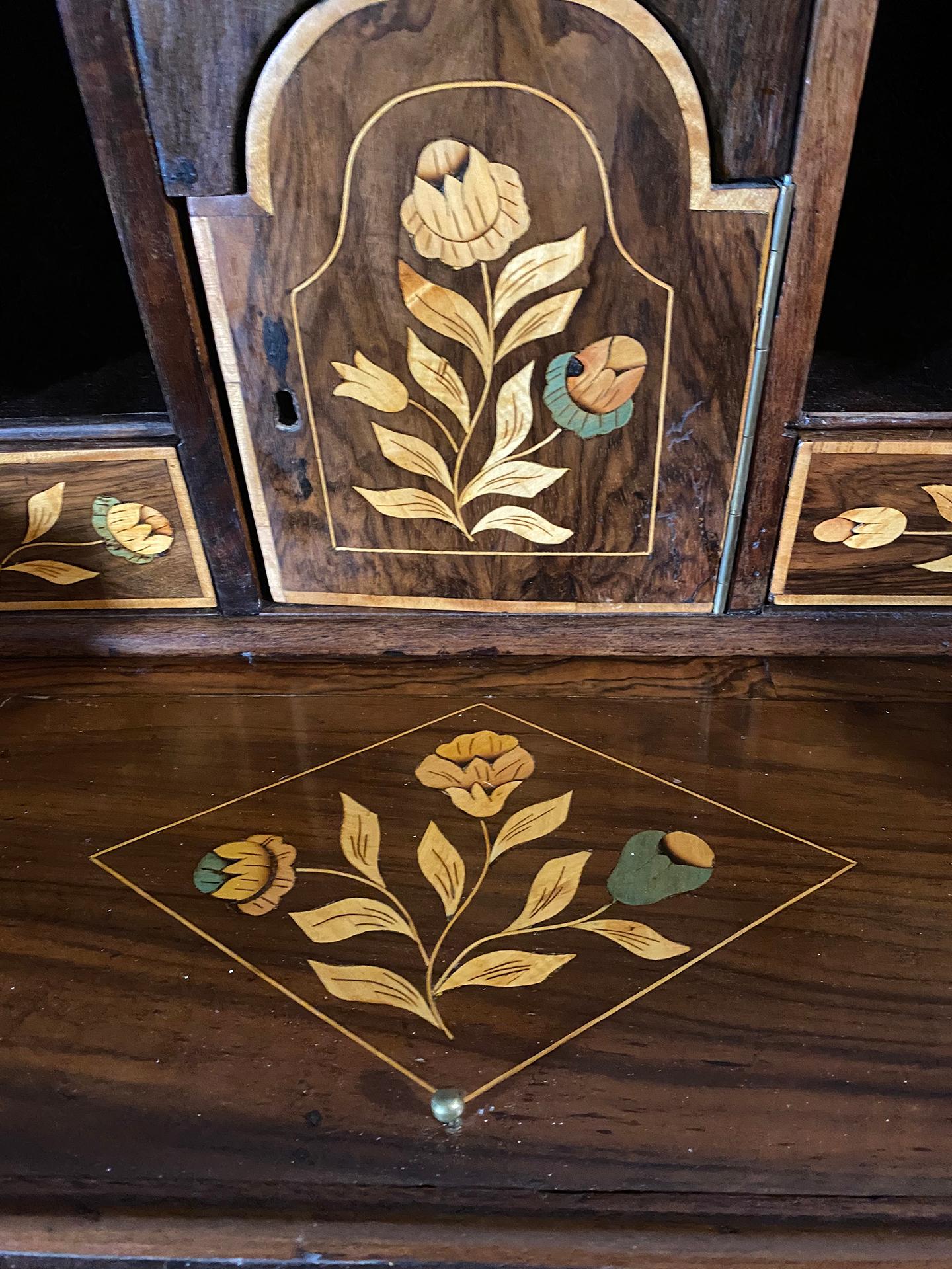 Dutch Rococo Bombe Marquetry Inlaid Dropfront Desk, Late 18th Century For Sale 2