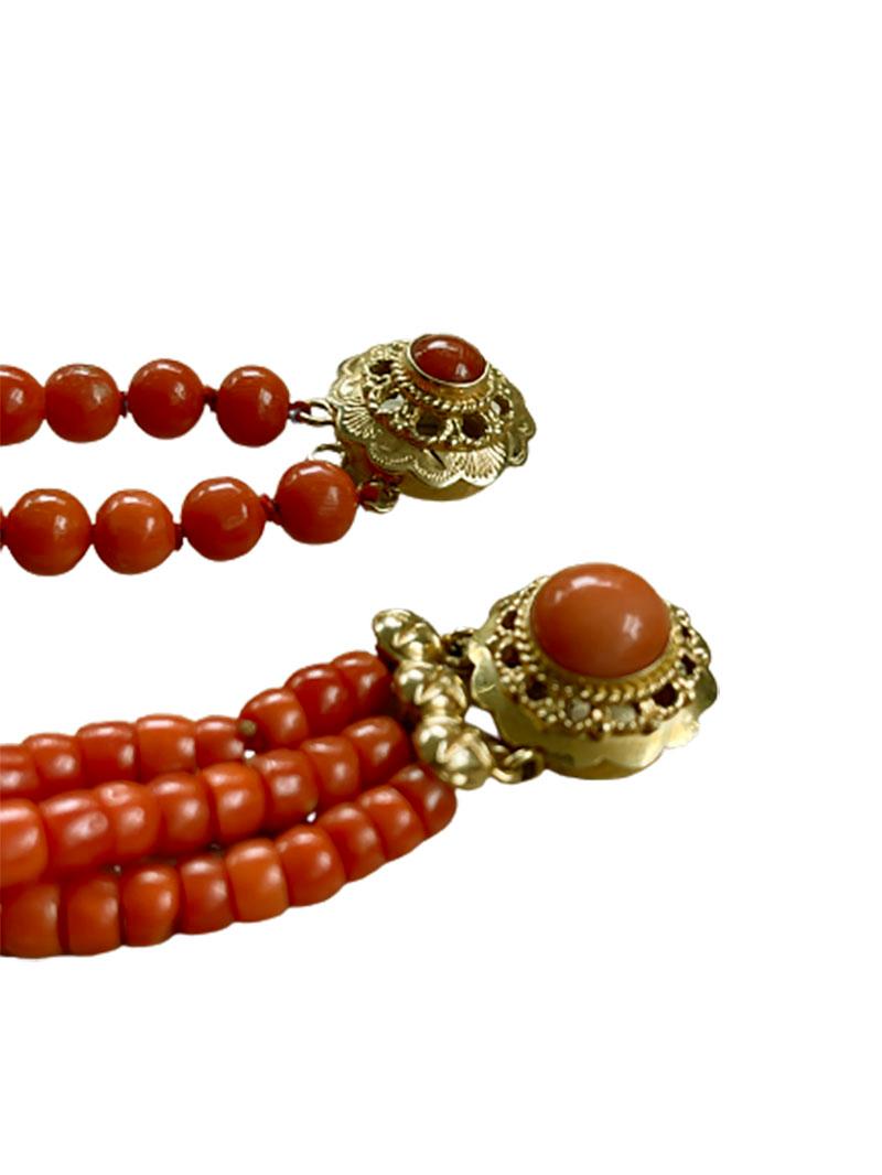 Dutch Set Blood Coral and Gold by Leesener, Amsterdam For Sale 6