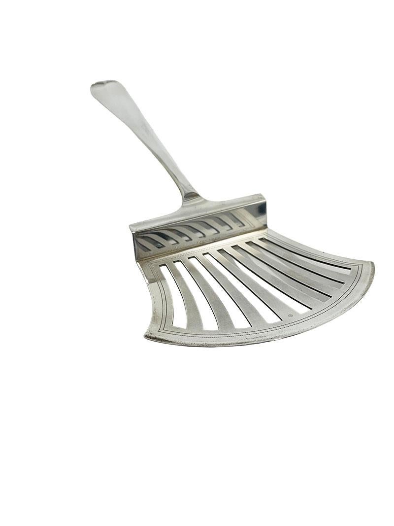 20th Century A Dutch silver asparagus tong by van Kempen & Sons, 1923 For Sale