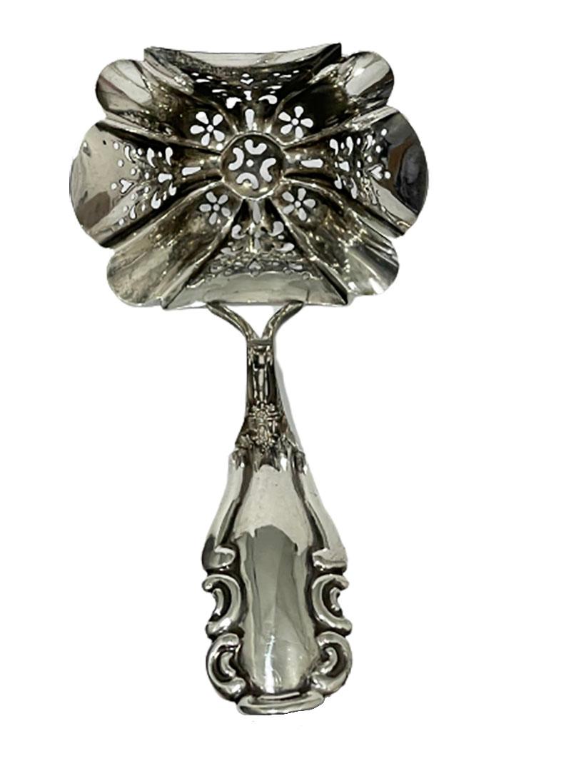 Dutch Silver Bierdermeier Sugar Sifter spoon by Hendrik Van der Ree, 1850

A silver sugar sifter serving spoon made by the Silver smith Hendrik van der Ree, worked during 1841-1853 in Schoonhoven
Dutch Silver Hall marks of the Lion 2 (used during