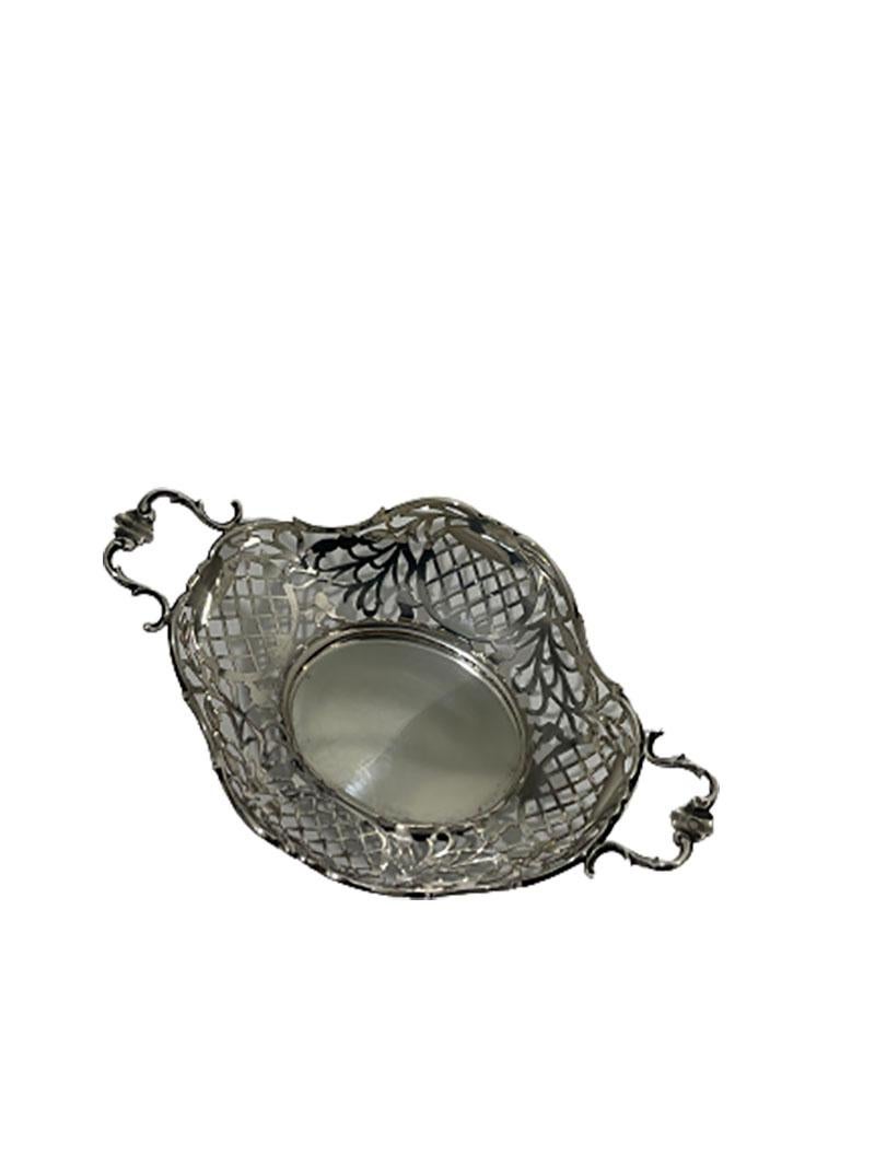 Panier à bonbons en argent néerlandais de Gerrit Van Der Dussen, 1909 Bon état - En vente à Delft, NL