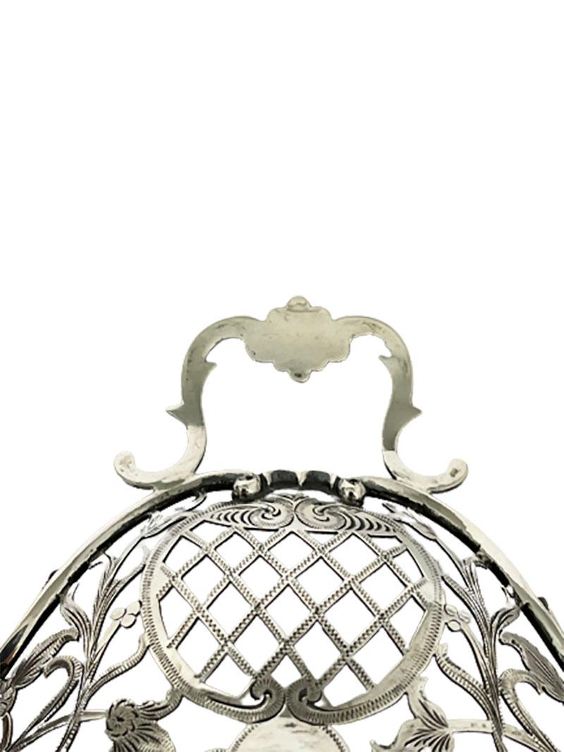 Dutch Silver Bonbon Basket by Gerrit Van Der Dussen, 1909 For Sale 2