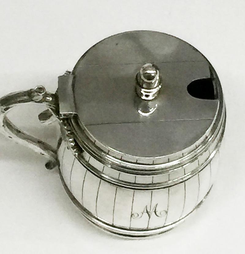Dutch Silver Mustard Jar in the Shape of a Barrel, 1894 In Good Condition For Sale In Delft, NL