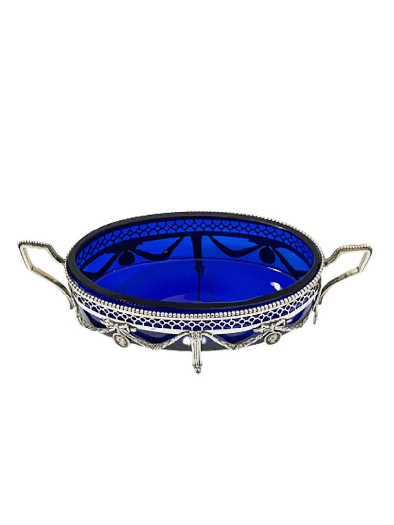 Dutch Silver Oval Jardiniere in Louis XVI Style with Cobalt Blue Glass, 1913 In Good Condition For Sale In Delft, NL