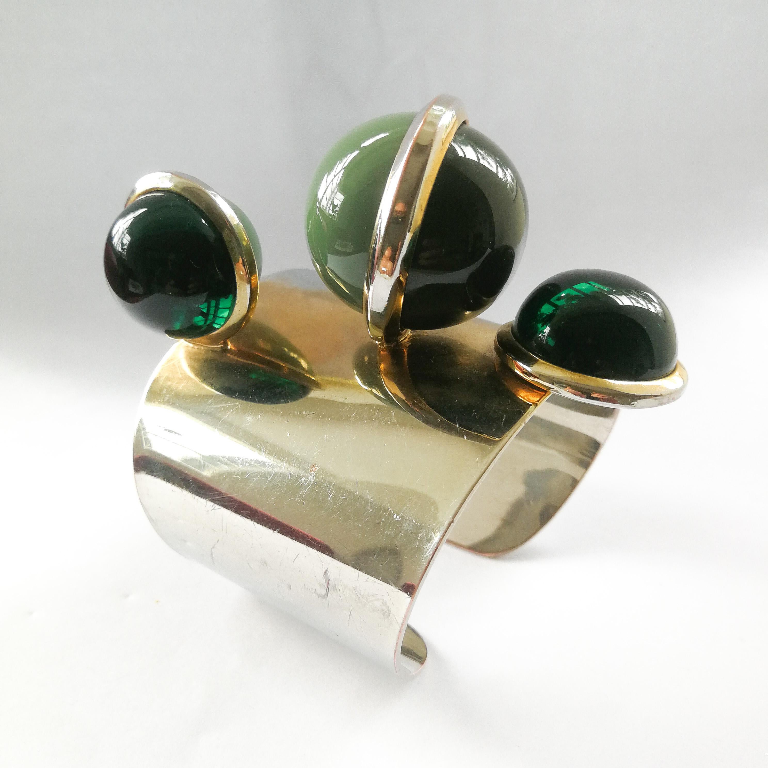 Modernist A dynamic chrome metal and plastic Space Age cuff, French, 1970s For Sale