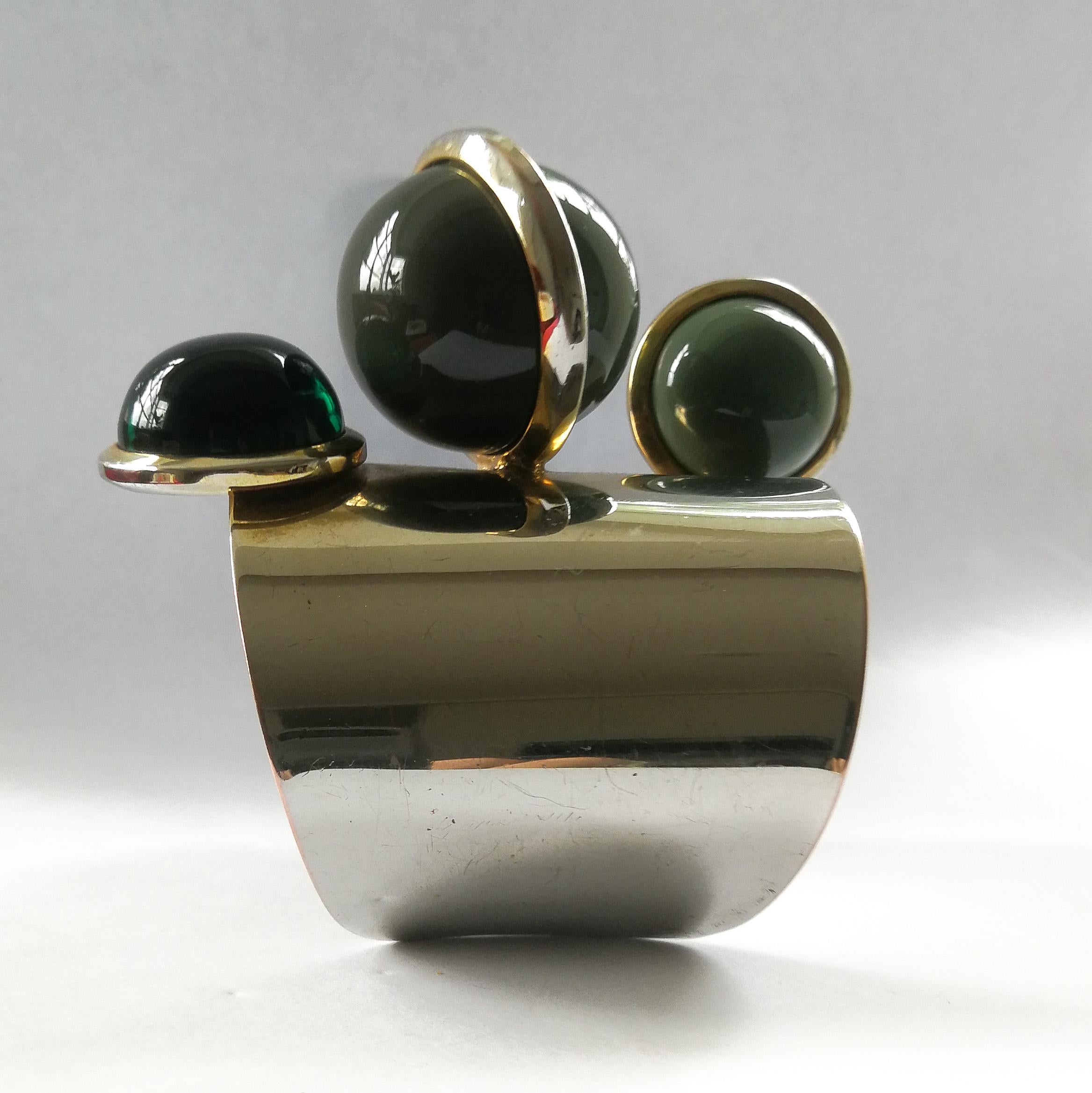 Women's A dynamic chrome metal and plastic Space Age cuff, French, 1970s For Sale