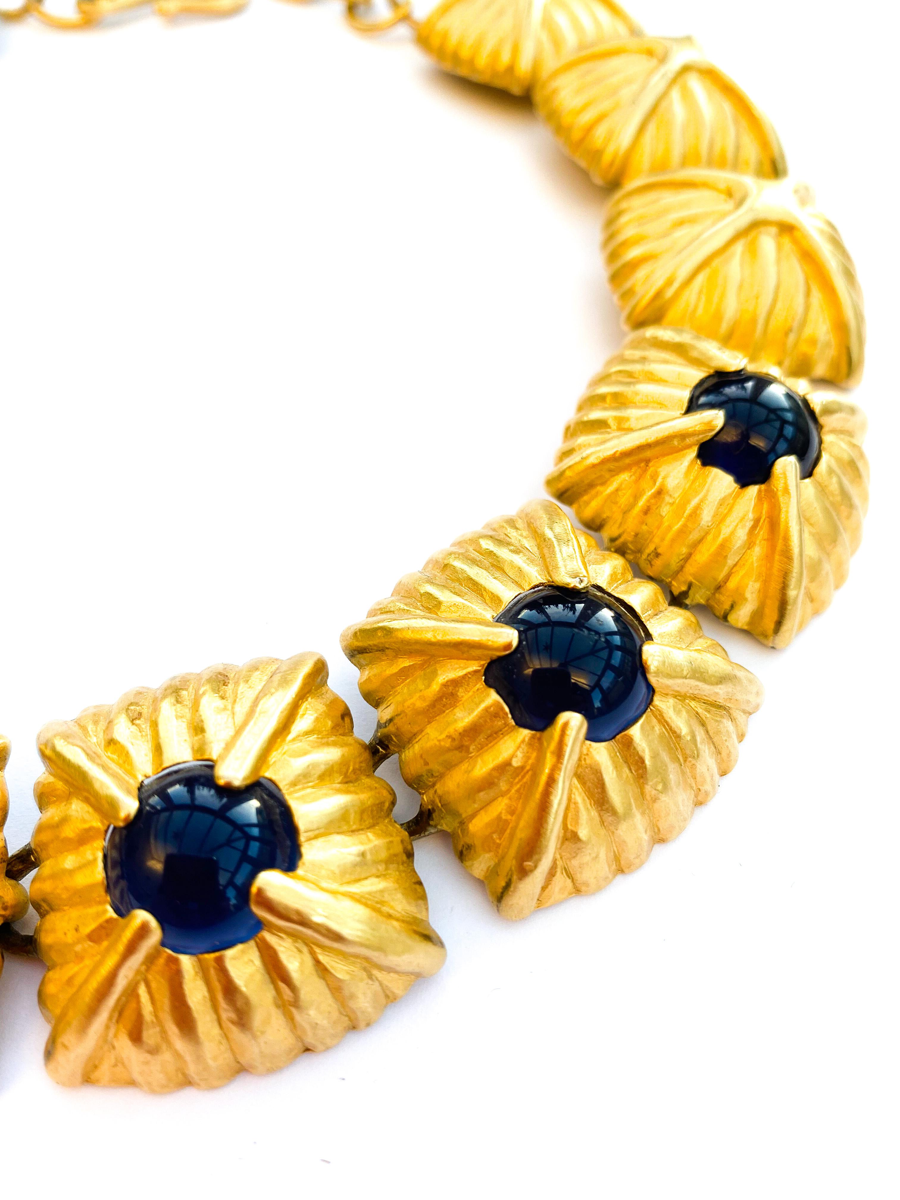 A dynamic gilt metal/blue glass cabuchon necklace, Givenchy, France, 1980s In Excellent Condition For Sale In Greyabbey, County Down