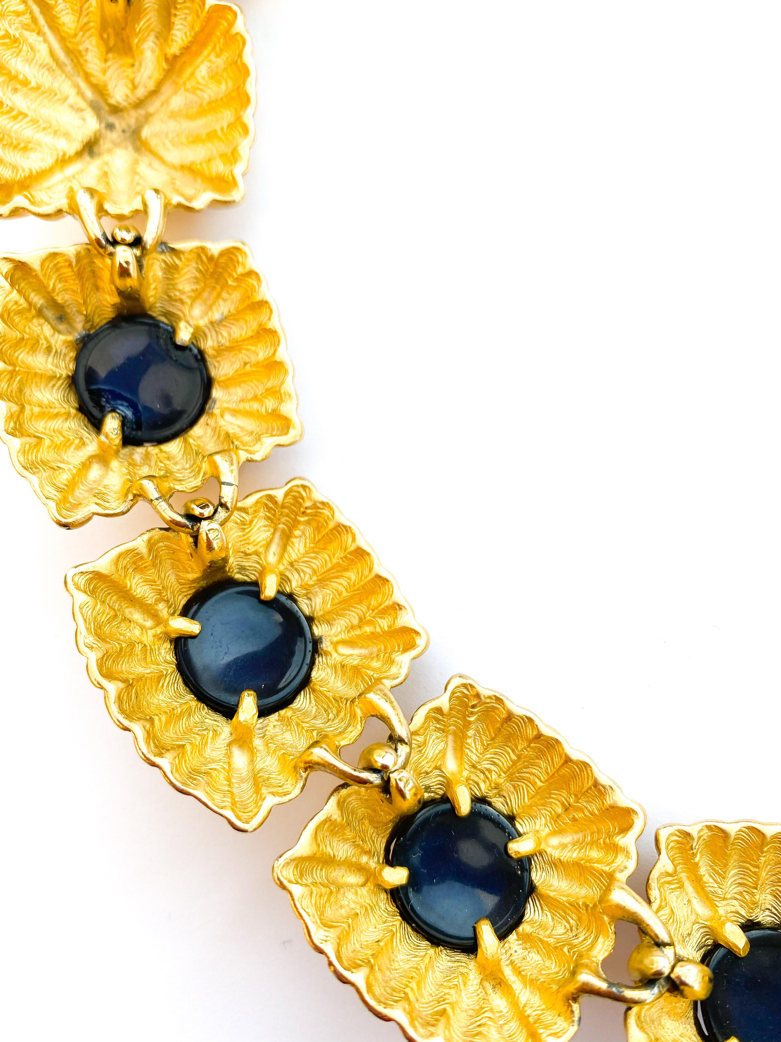 A dynamic gilt metal/blue glass cabuchon necklace, Givenchy, France, 1980s For Sale 3