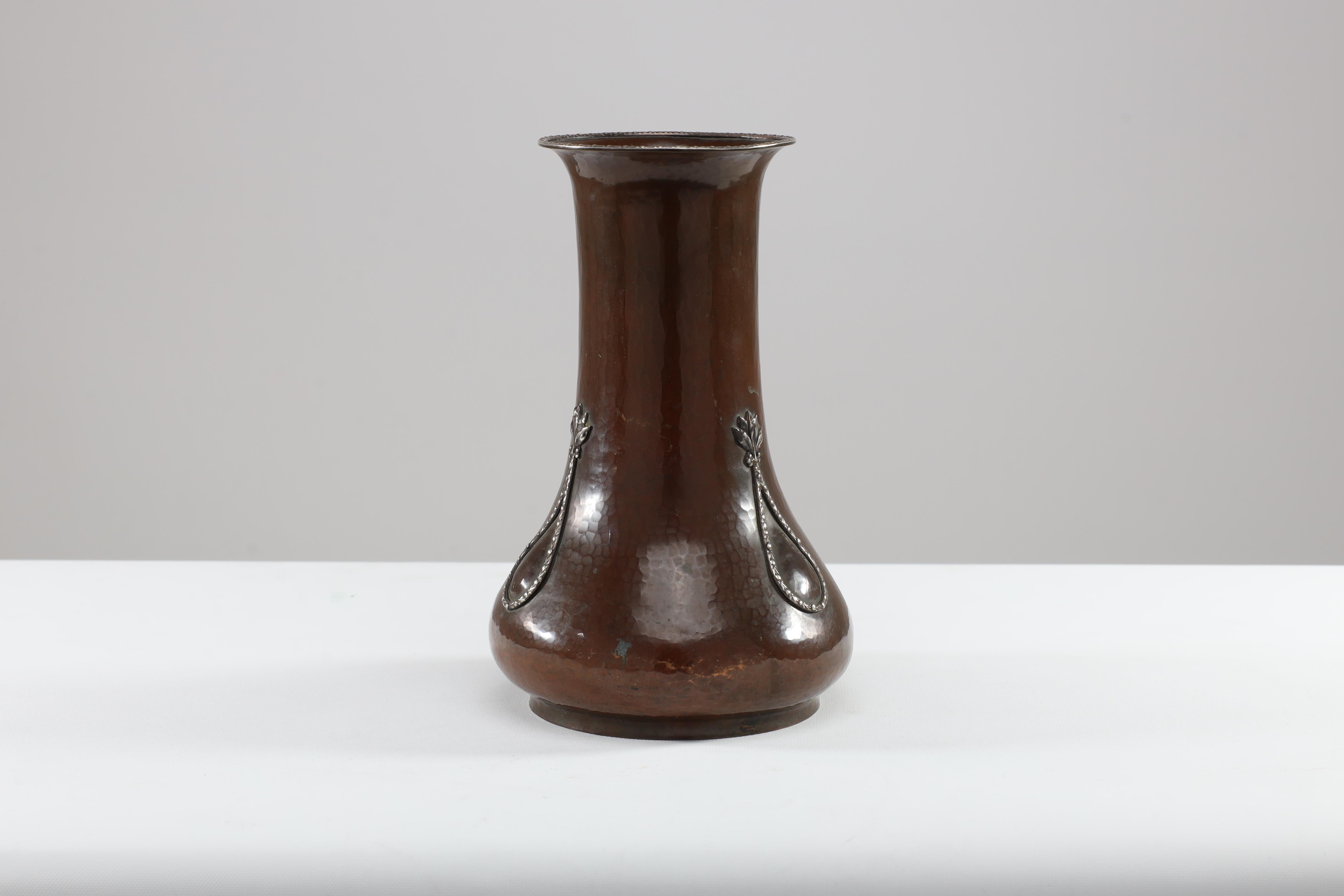vase en cuivre ancien prix