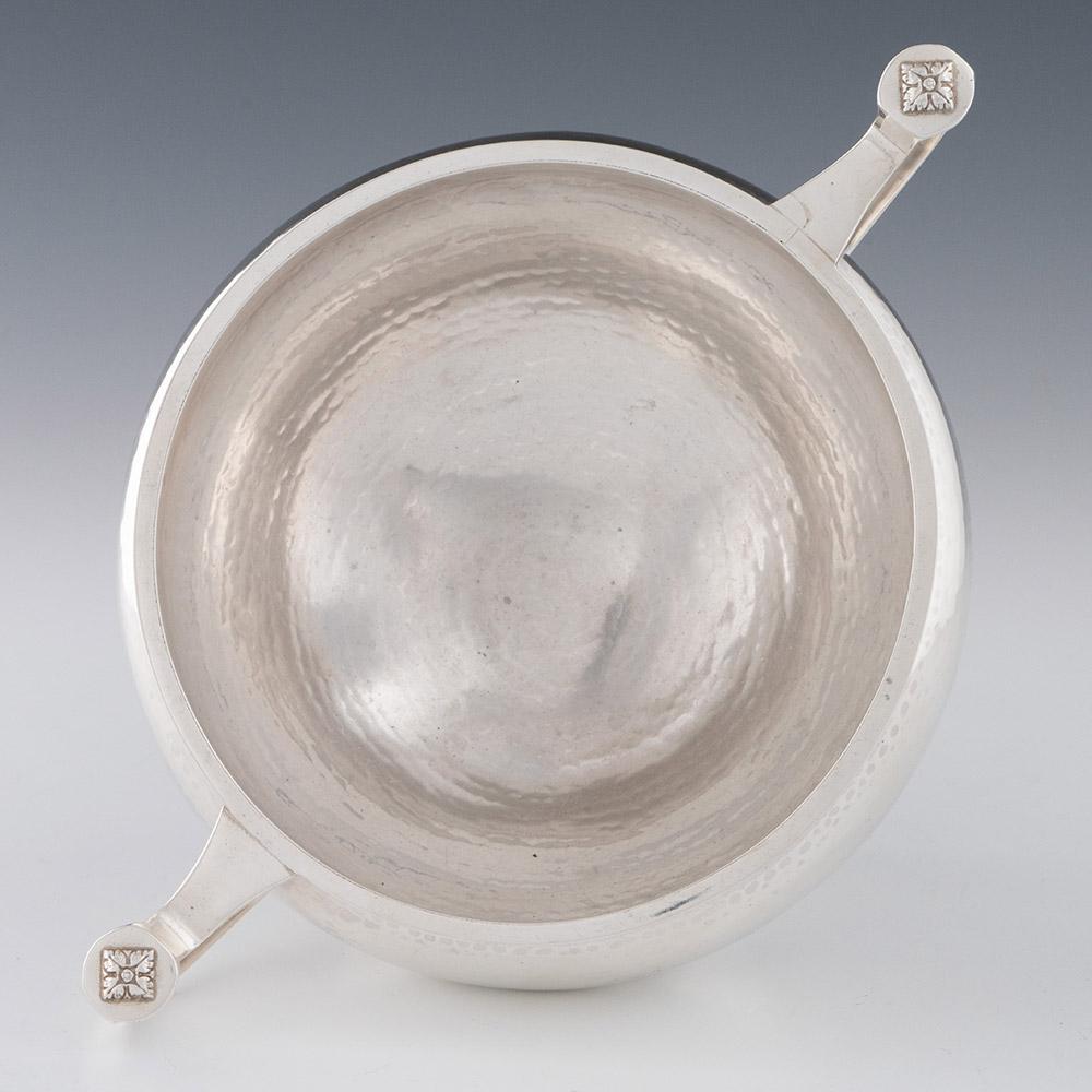 A E Jones Artes y Oficios Cuenco de plata Birmingham 1924 Silver en venta