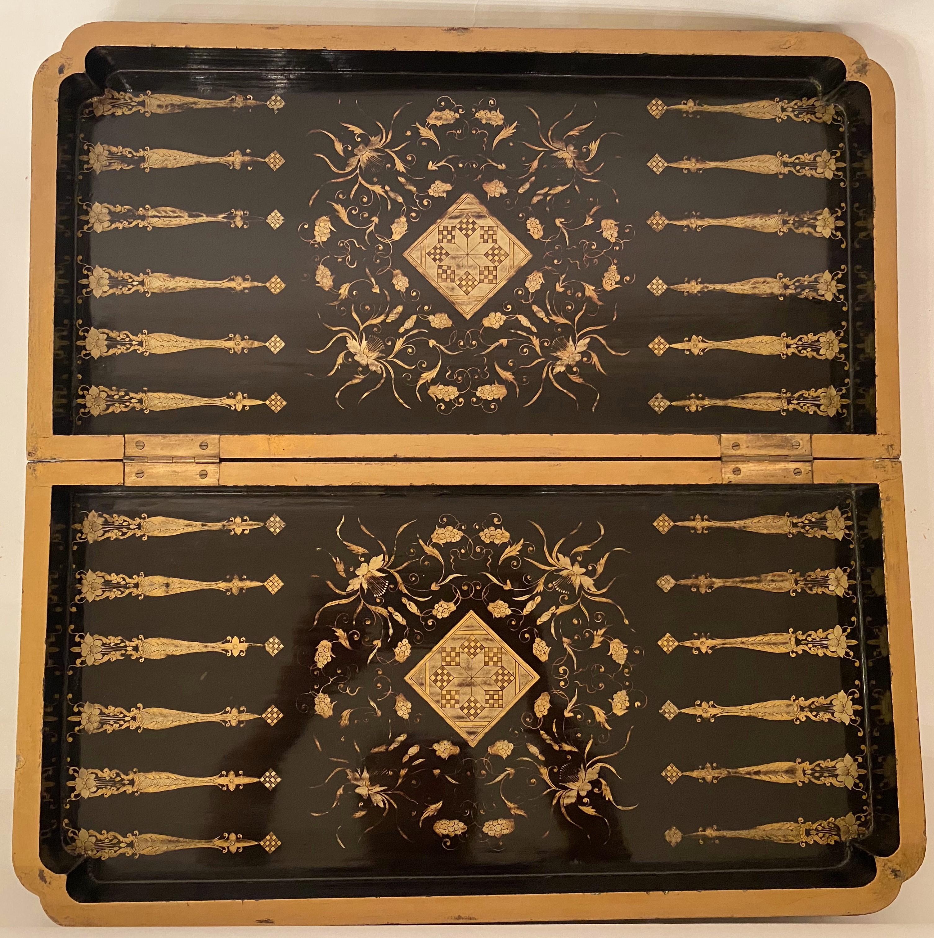 Early 19th Century Chinese Export Lacquer Chess and Backgammon Board For Sale 7