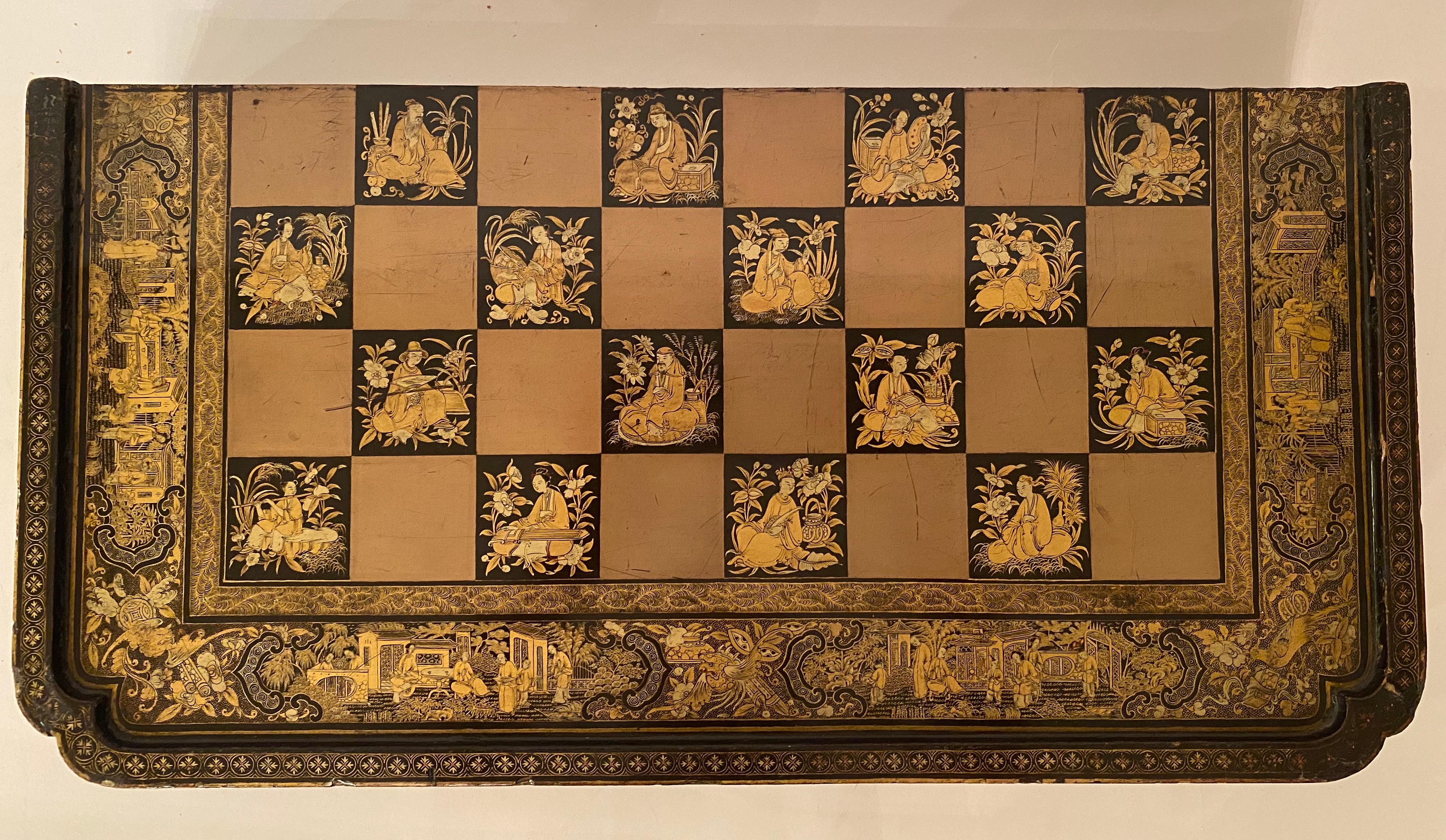 Hand-Carved Early 19th Century Chinese Export Lacquer Chess and Backgammon Board For Sale
