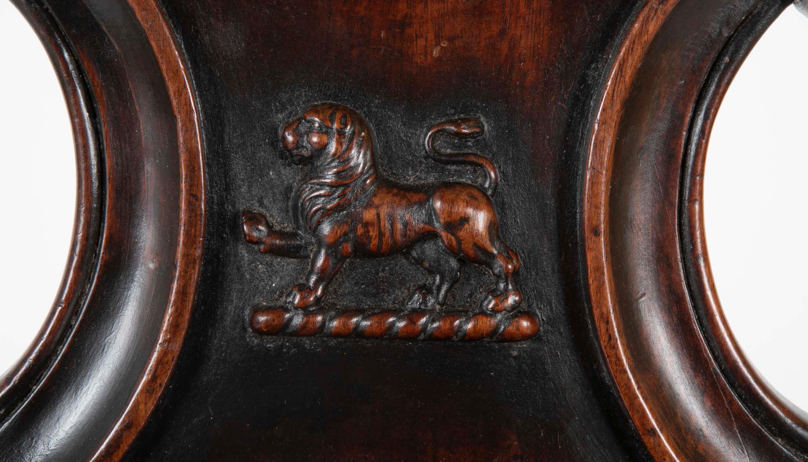 Early 19th Century Georgian Shell Back Hall Chair with Lion Carving 2