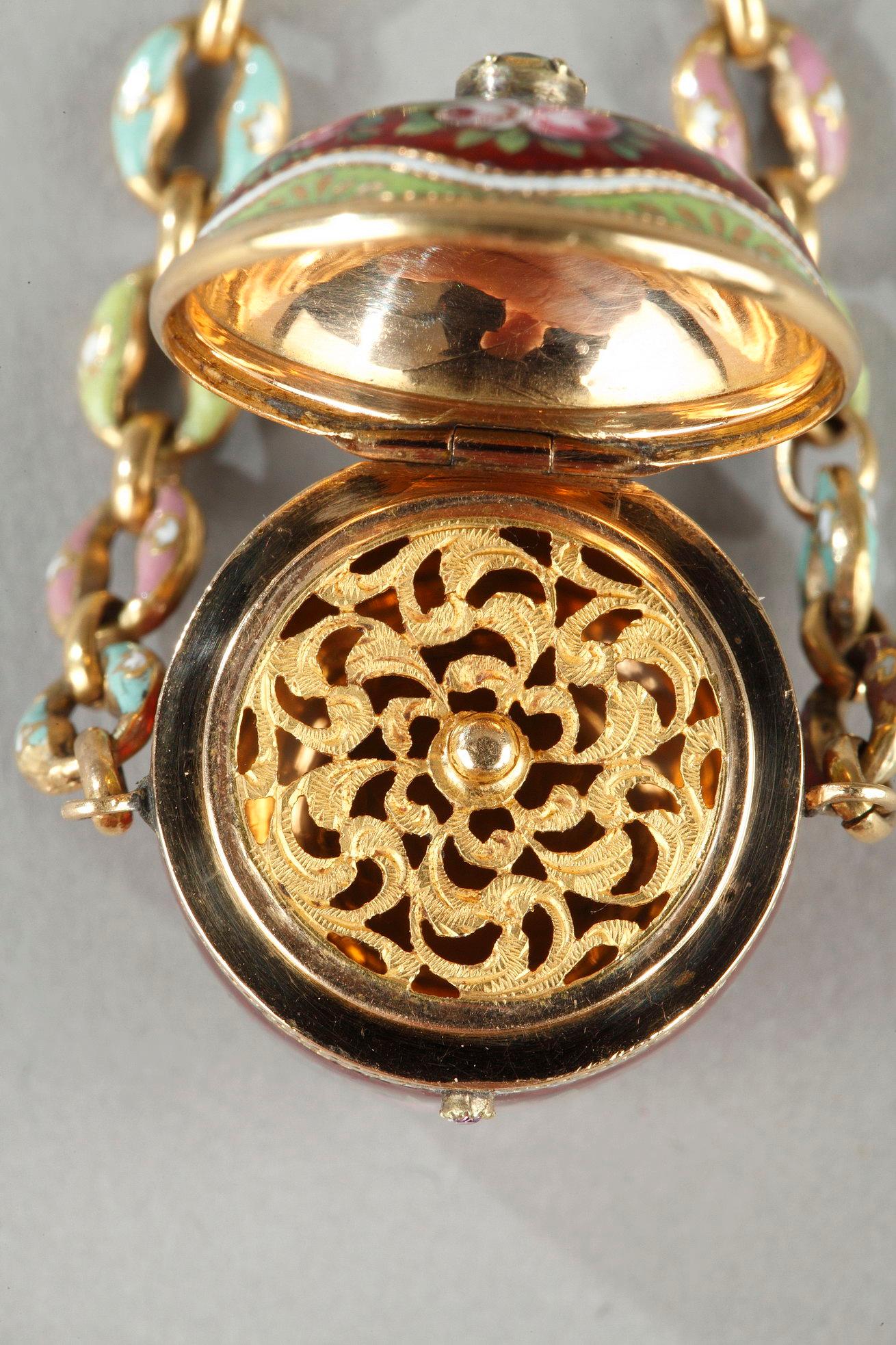 Early 19th Century Gold and Enamel Vinaigrette, Chain, and Ring, circa 1820 For Sale 14