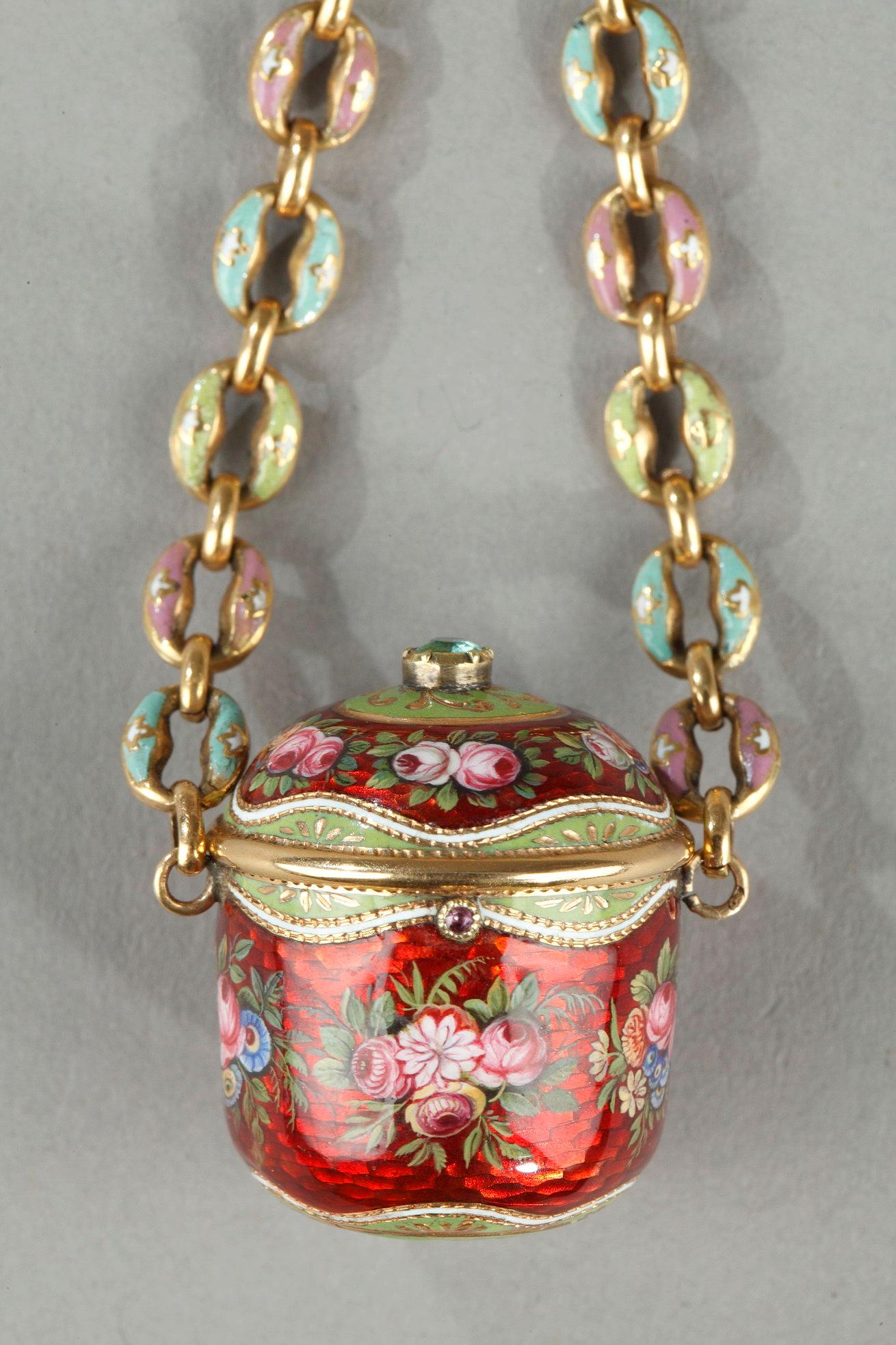 Neoclassical Early 19th Century Gold and Enamel Vinaigrette, Chain, and Ring, circa 1820 For Sale