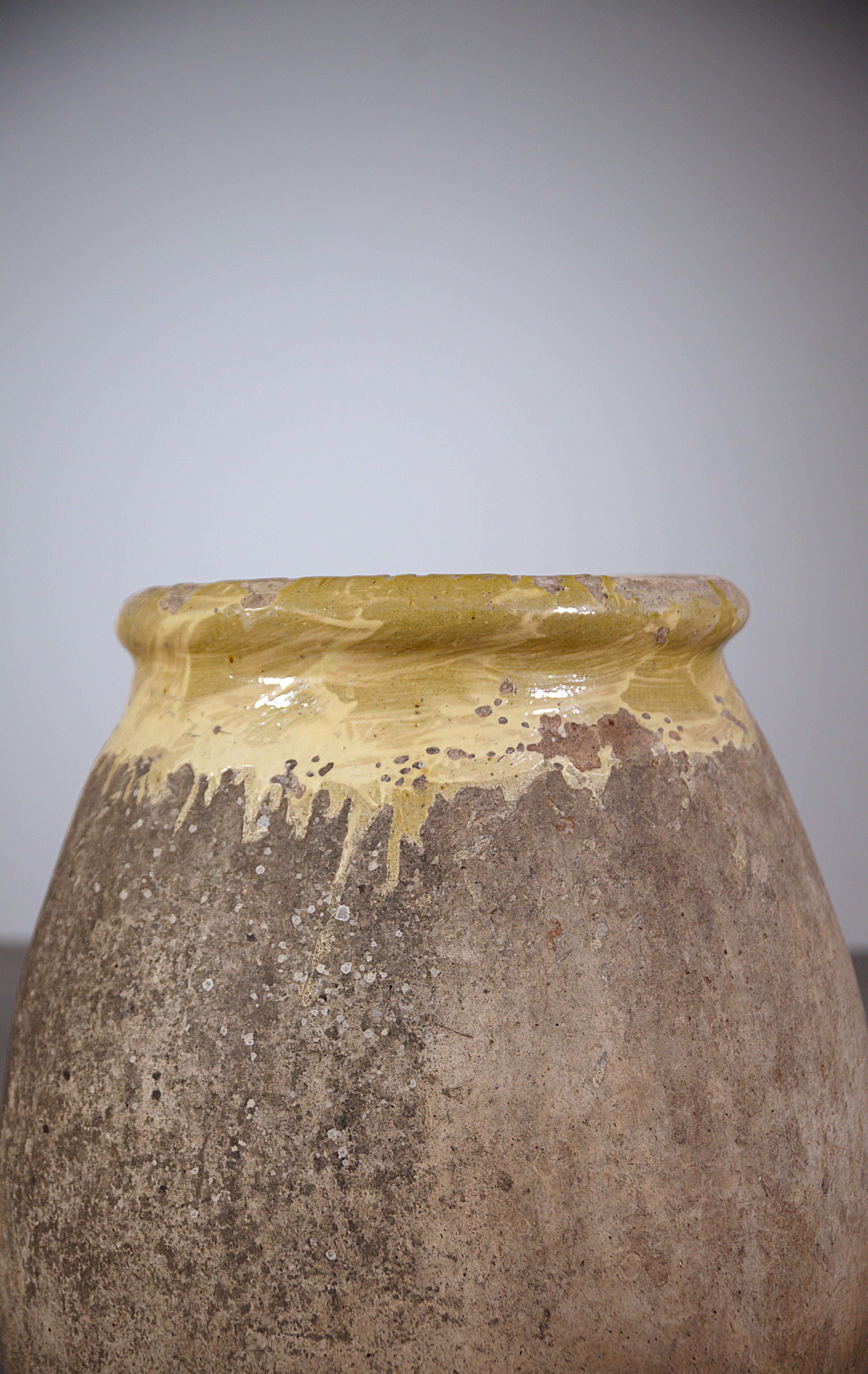 Antiguo tarro de aceite de oliva de principios del siglo XIX procedente de Provenza, sur de Francia en venta 1