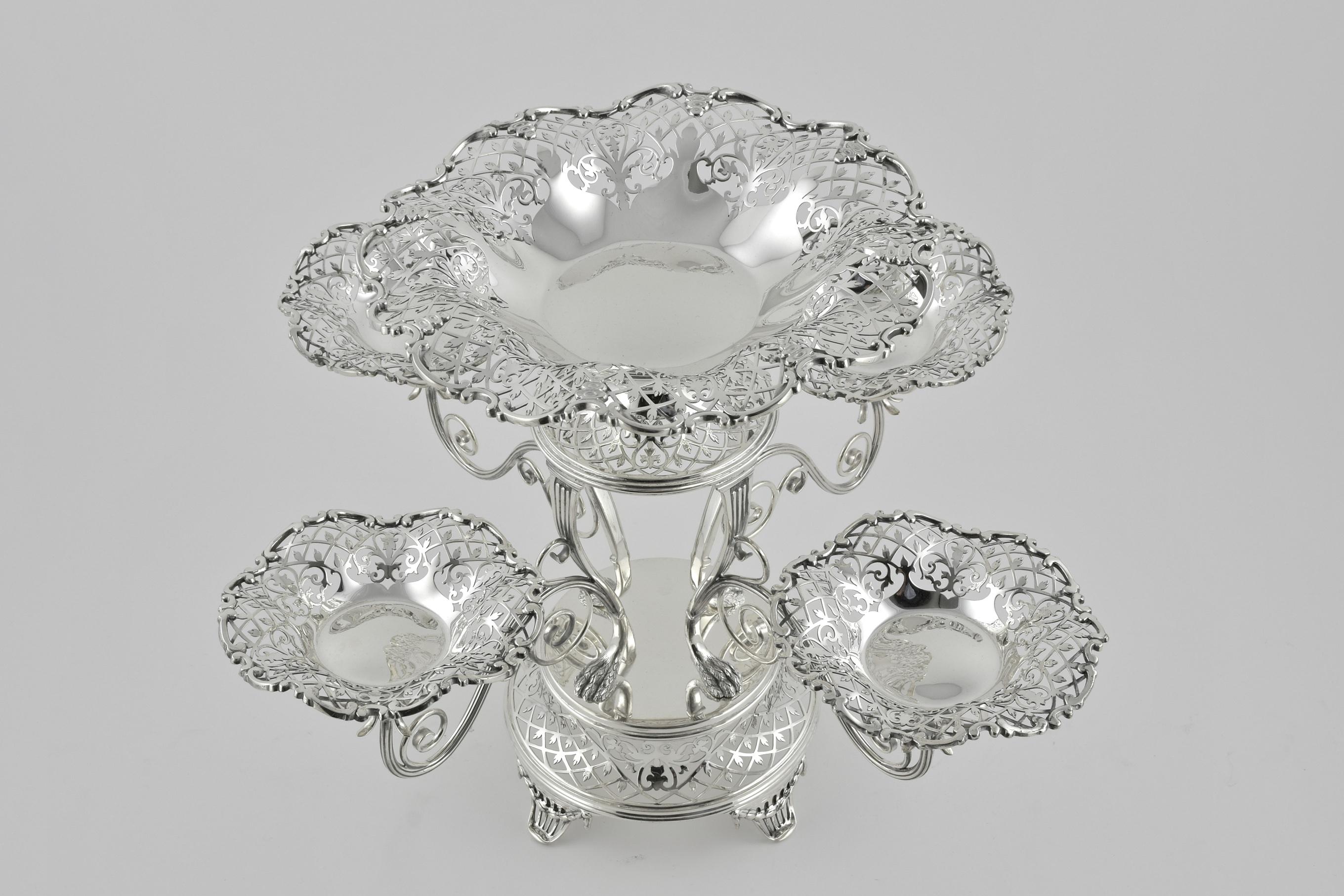 Victorian Early 20th Century 5 Dish Silver Plated Epergne For Sale