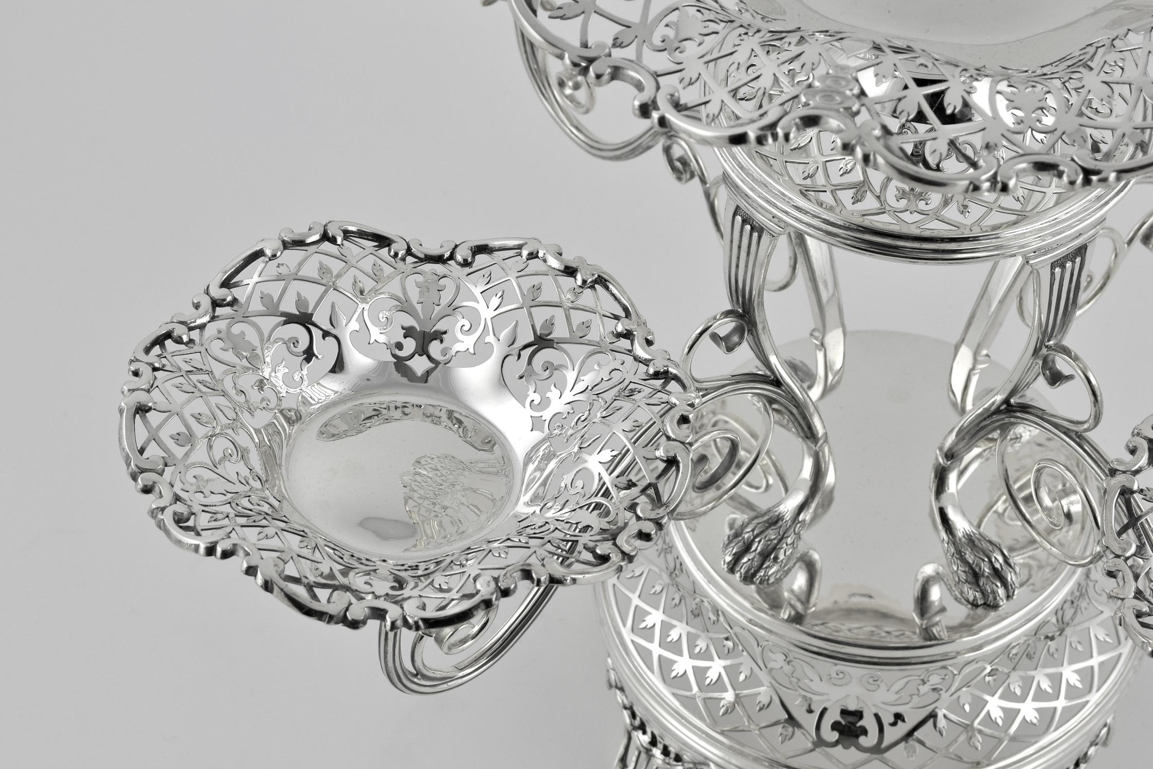 British Early 20th Century 5 Dish Silver Plated Epergne For Sale