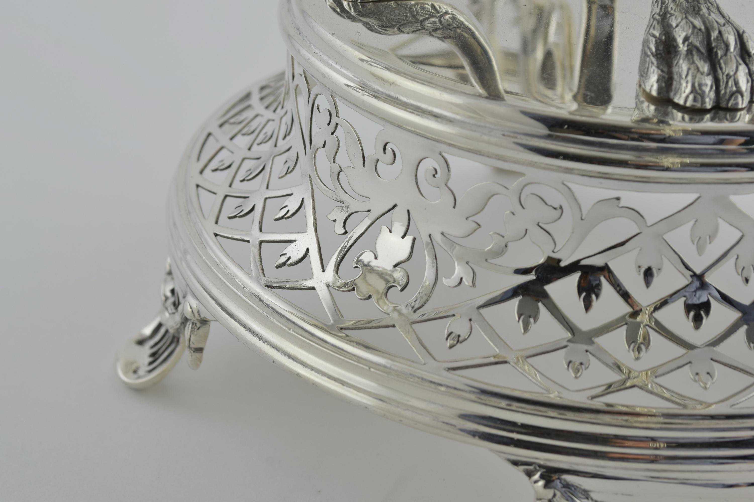 Early 20th Century 5 Dish Silver Plated Epergne For Sale 3