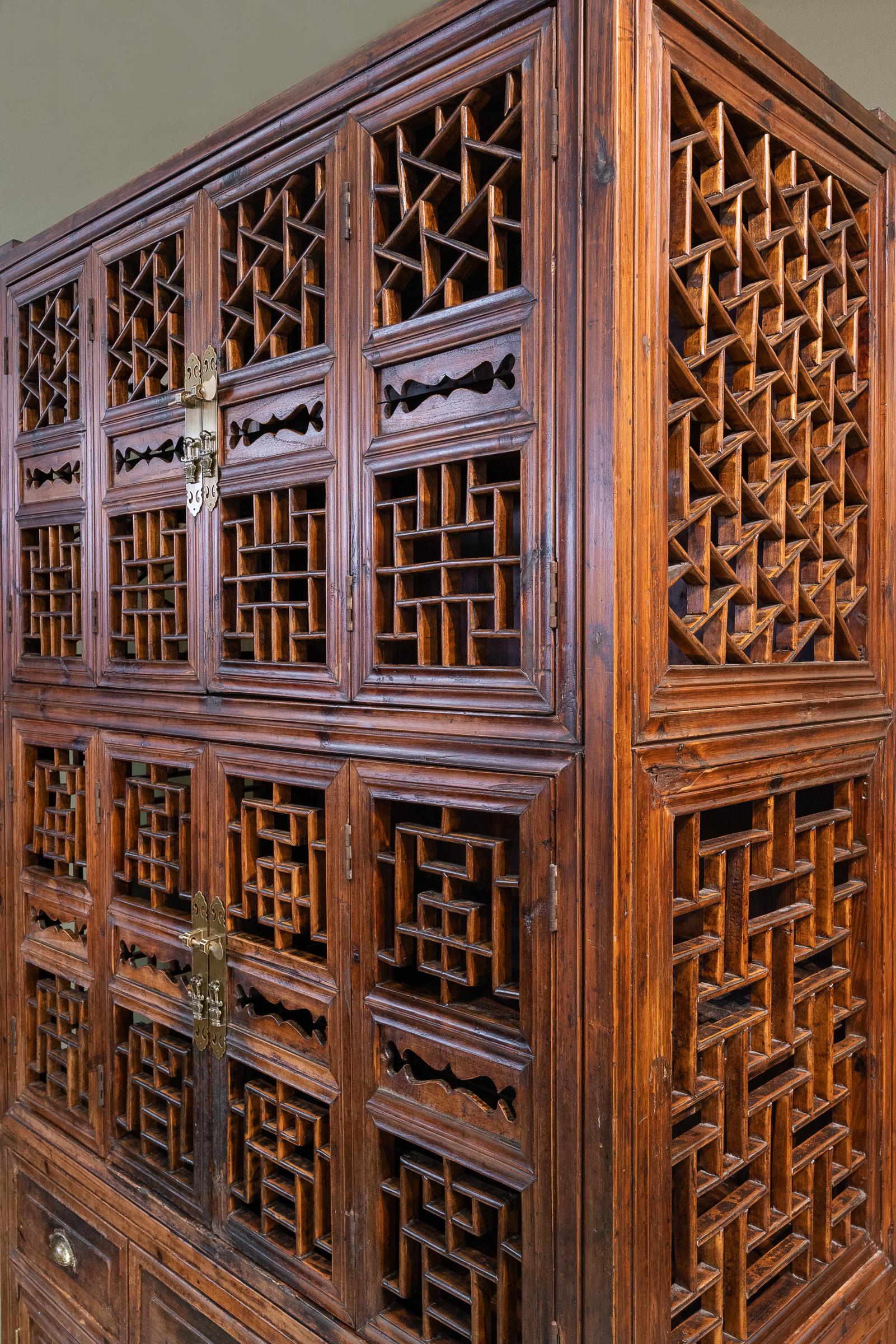 Qing Early 20th Century Tall Zhejiang Kitchen Cabinet