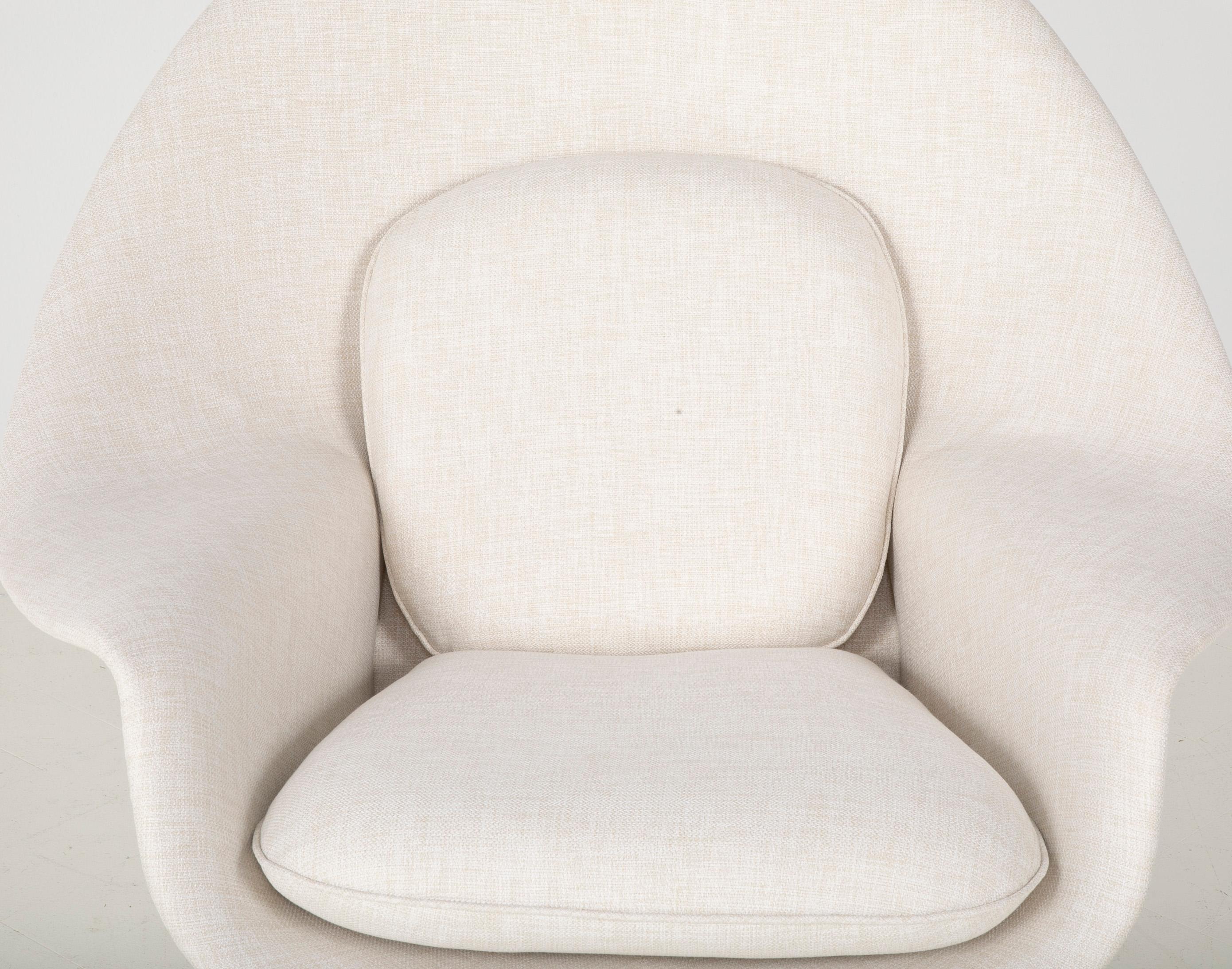 Early Womb Chair Designed for Eero Saarinen For Sale 3