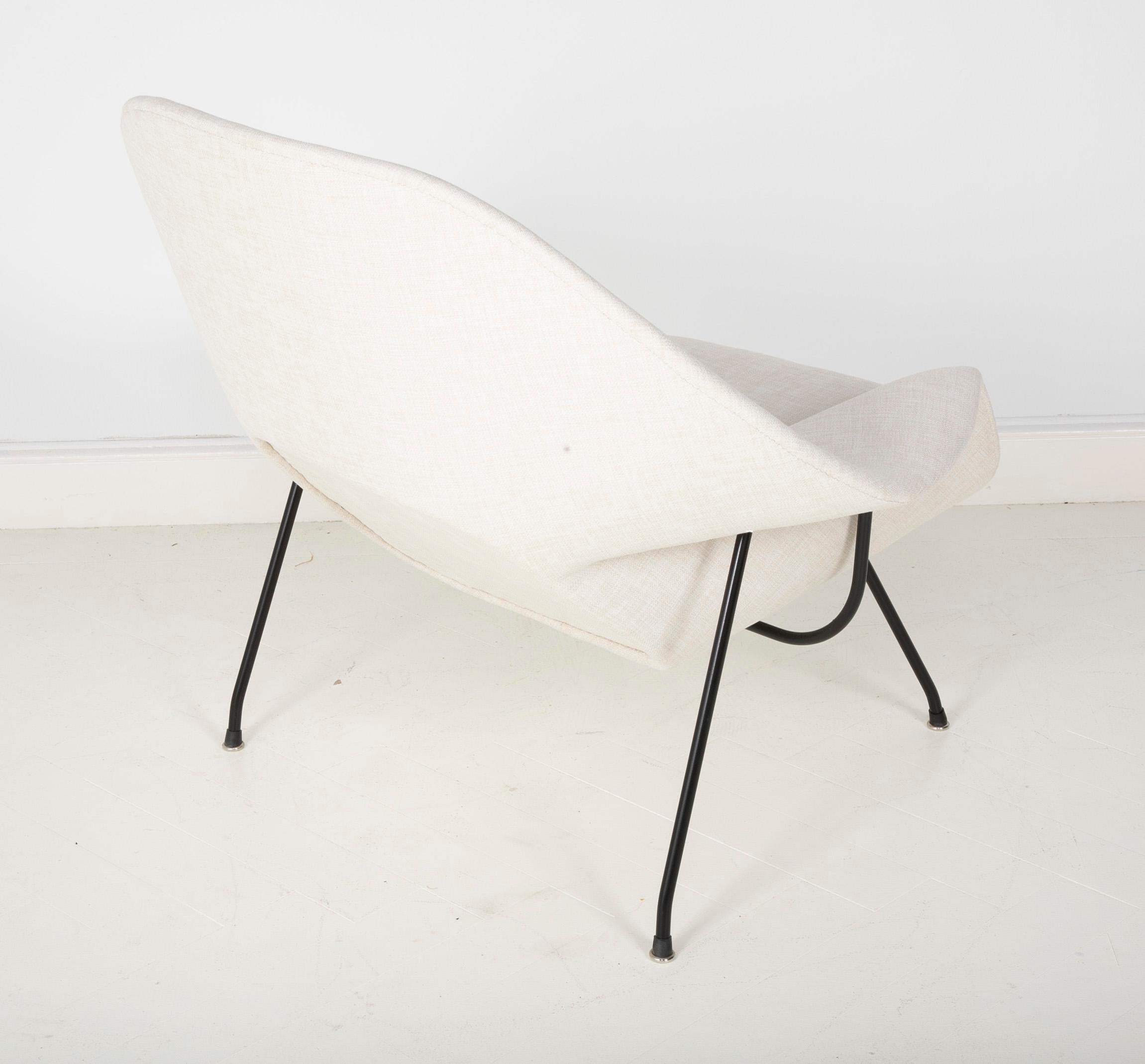Early Womb Chair Designed for Eero Saarinen For Sale 4
