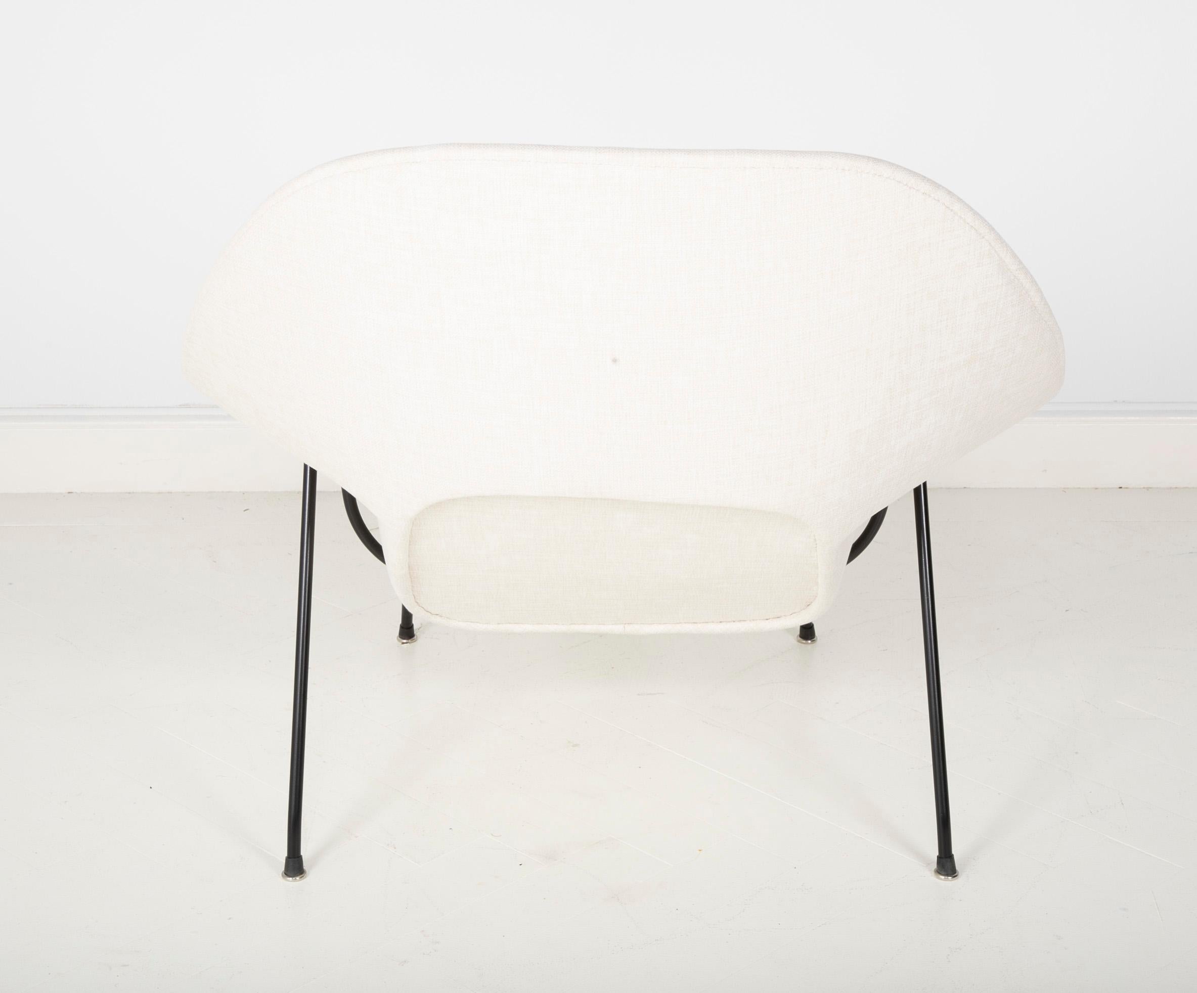 Early Womb Chair Designed for Eero Saarinen For Sale 5