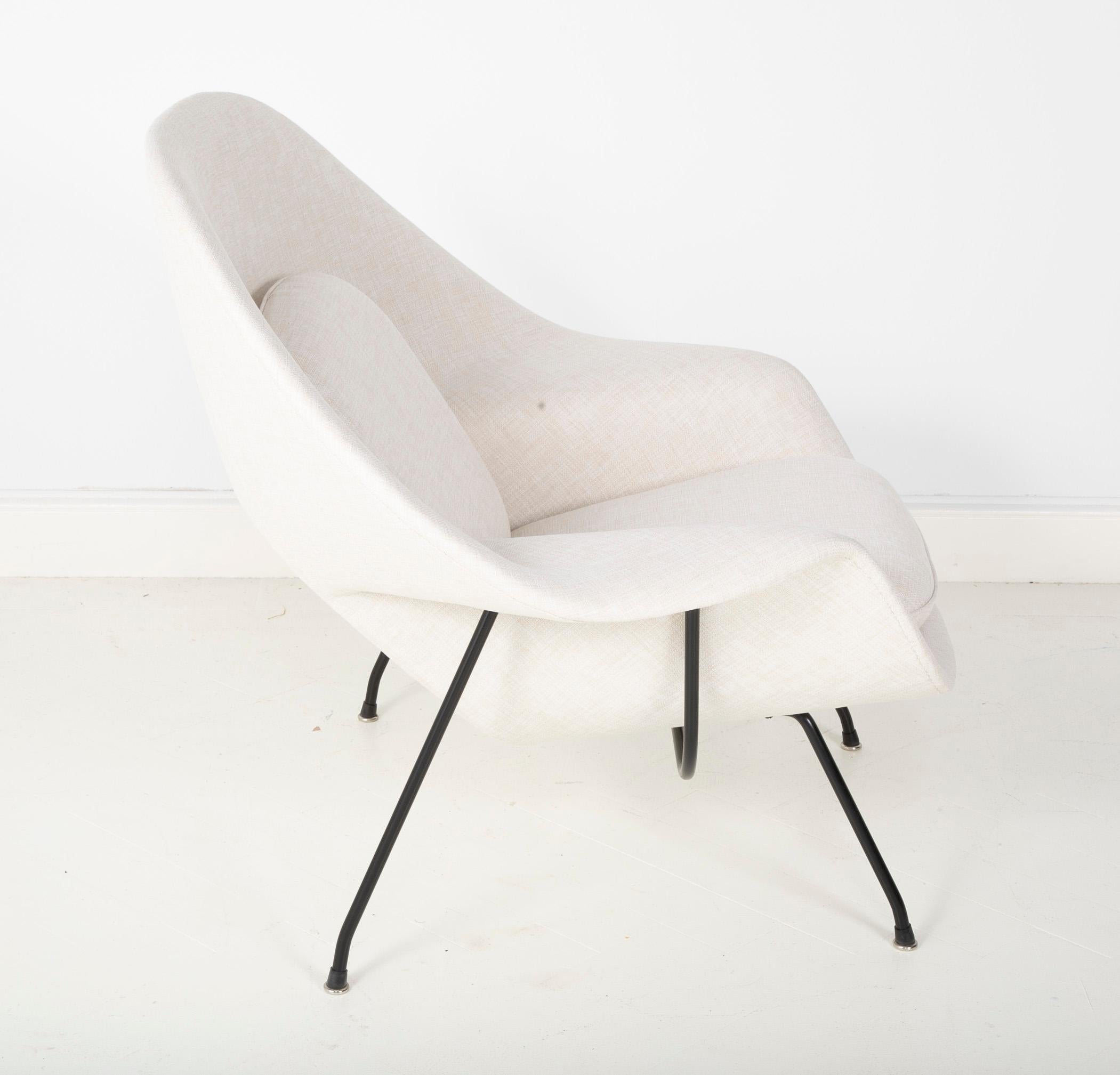 American Early Womb Chair Designed for Eero Saarinen For Sale