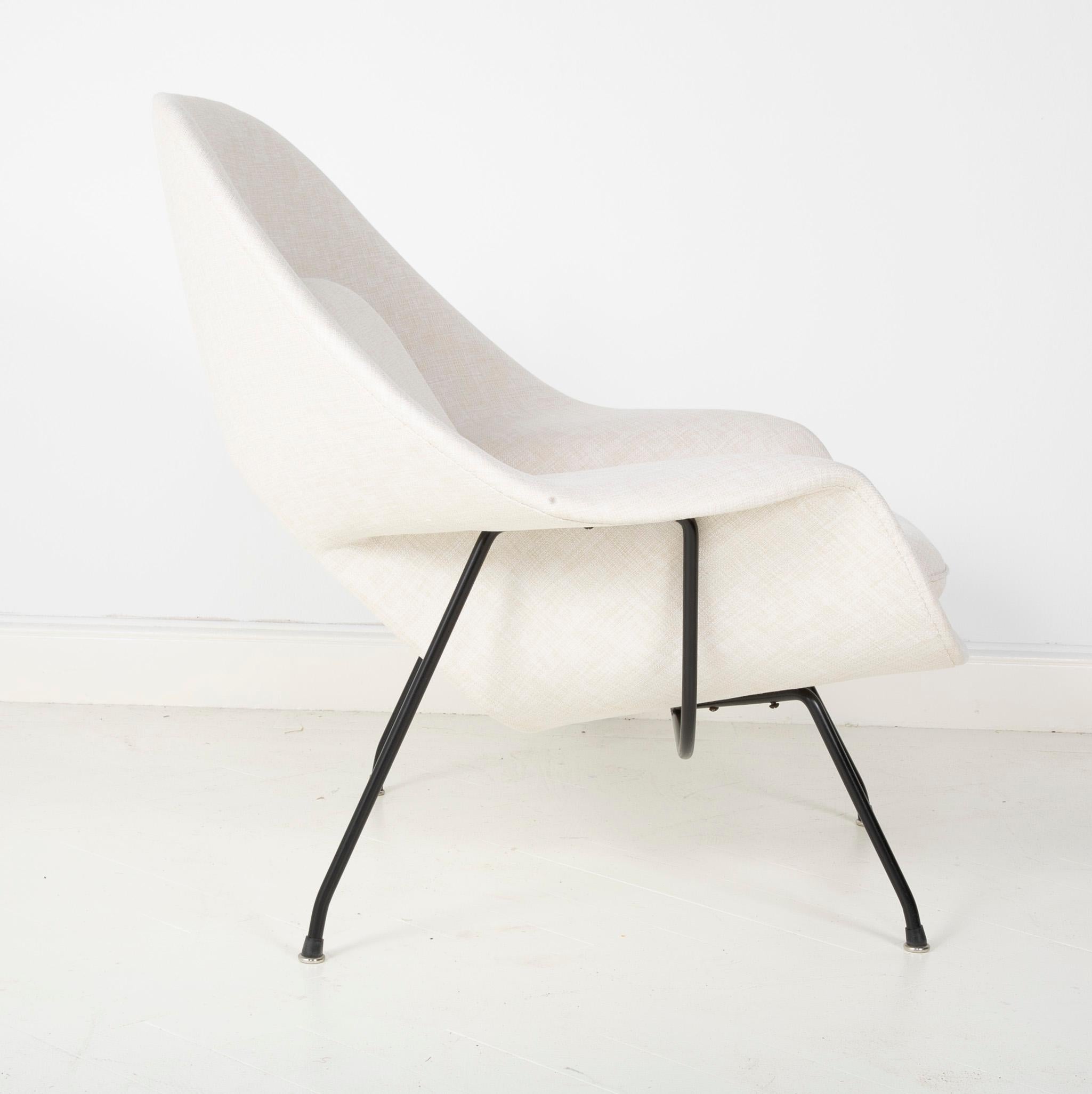 Early Womb Chair Designed for Eero Saarinen In Good Condition For Sale In Stamford, CT