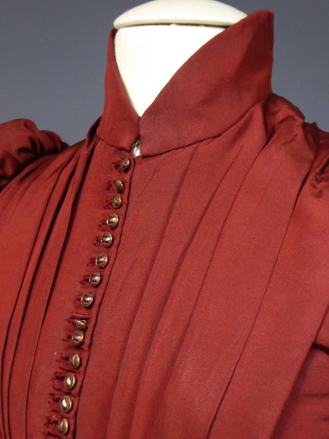 A Edwardian Faille Silk Amazon Bodice and Skirt Set  - England late 19th century 5