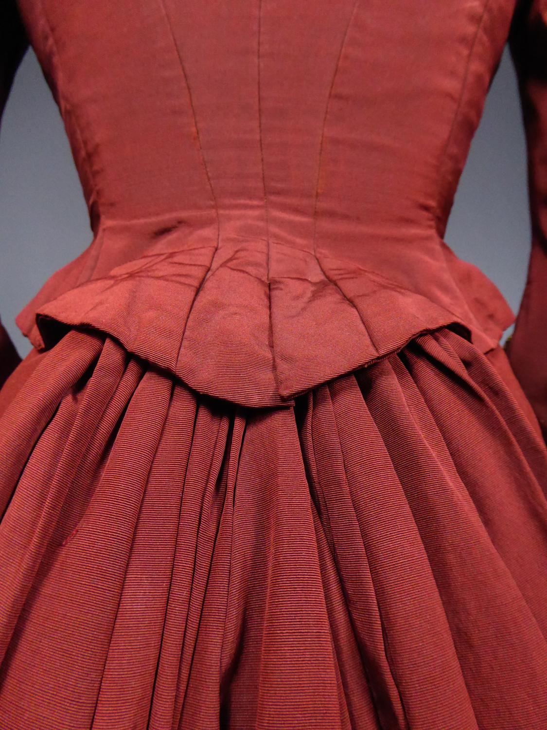 A Edwardian Faille Silk Amazon Bodice and Skirt Set  - England late 19th century 11